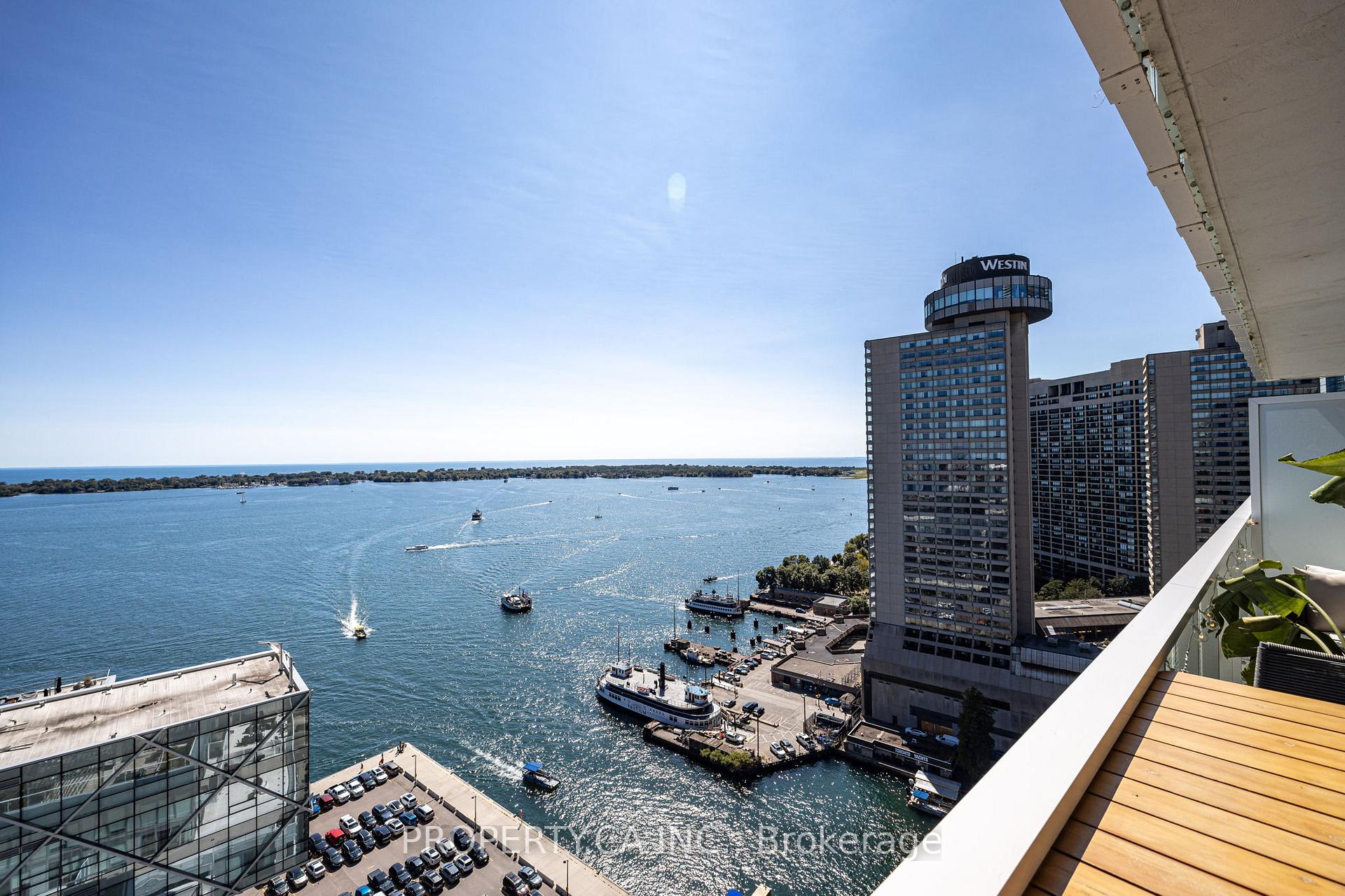 15 Queens Quay E 2203