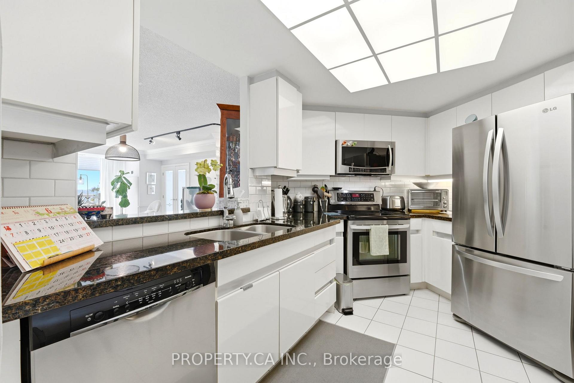 7 Concorde Place 1108