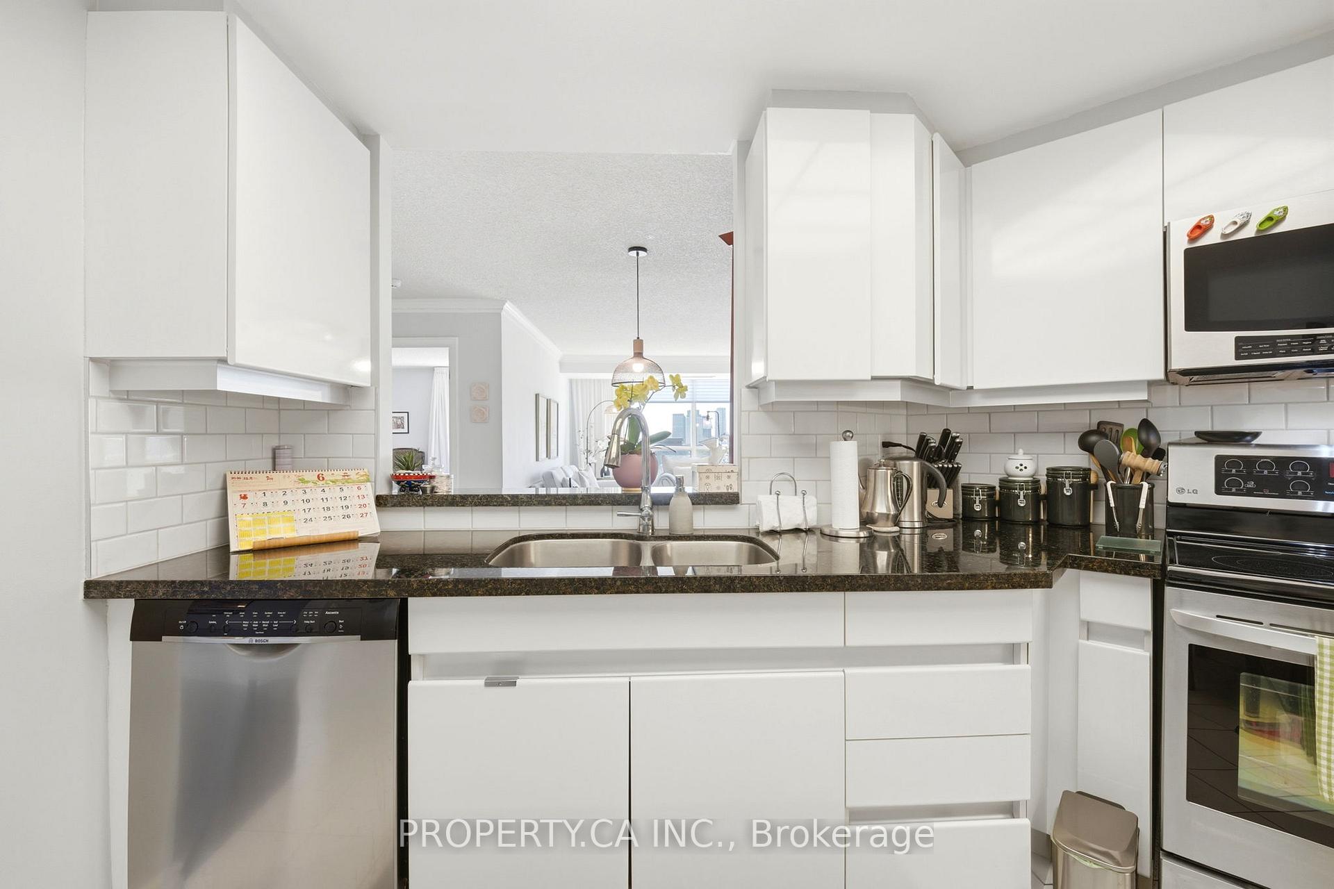 7 Concorde Place 1108
