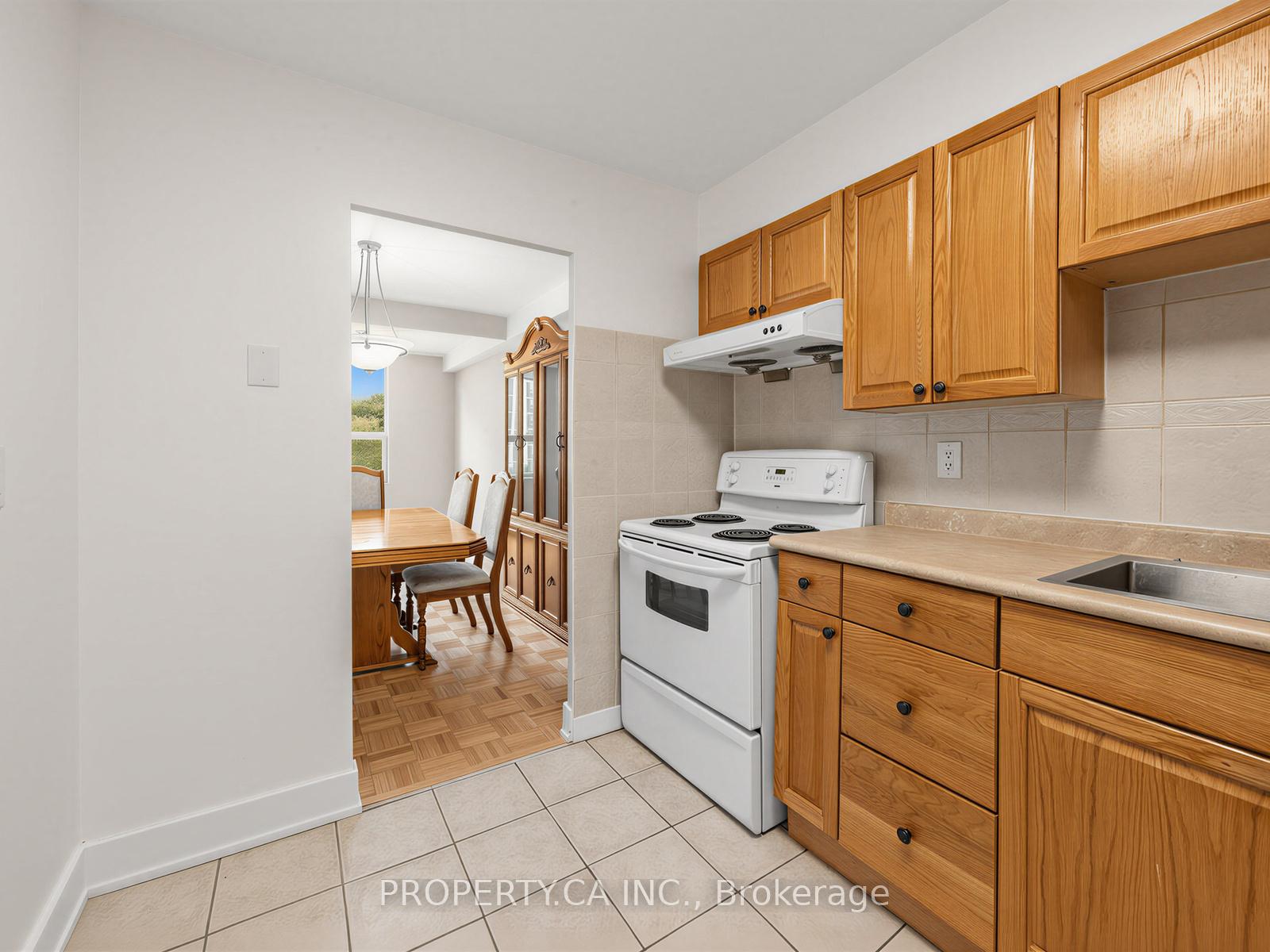 10 Edgecliff Golfway 708