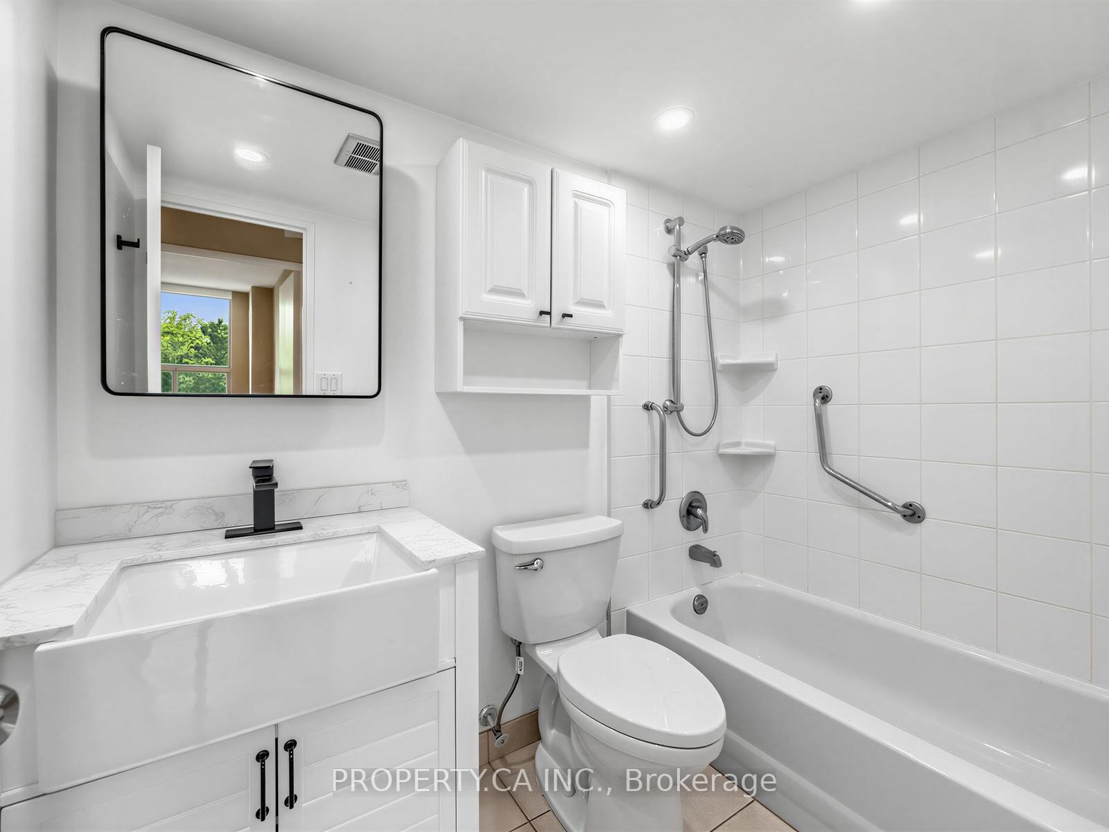 10 Edgecliff Golfway 708