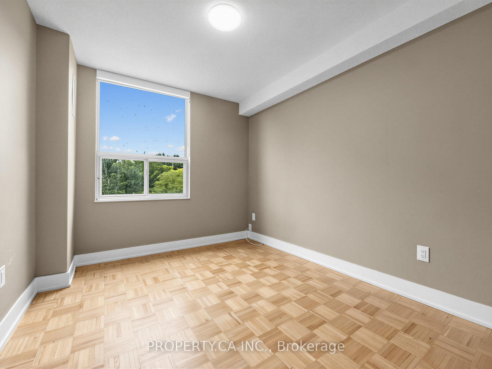 10 Edgecliff Golfway 708