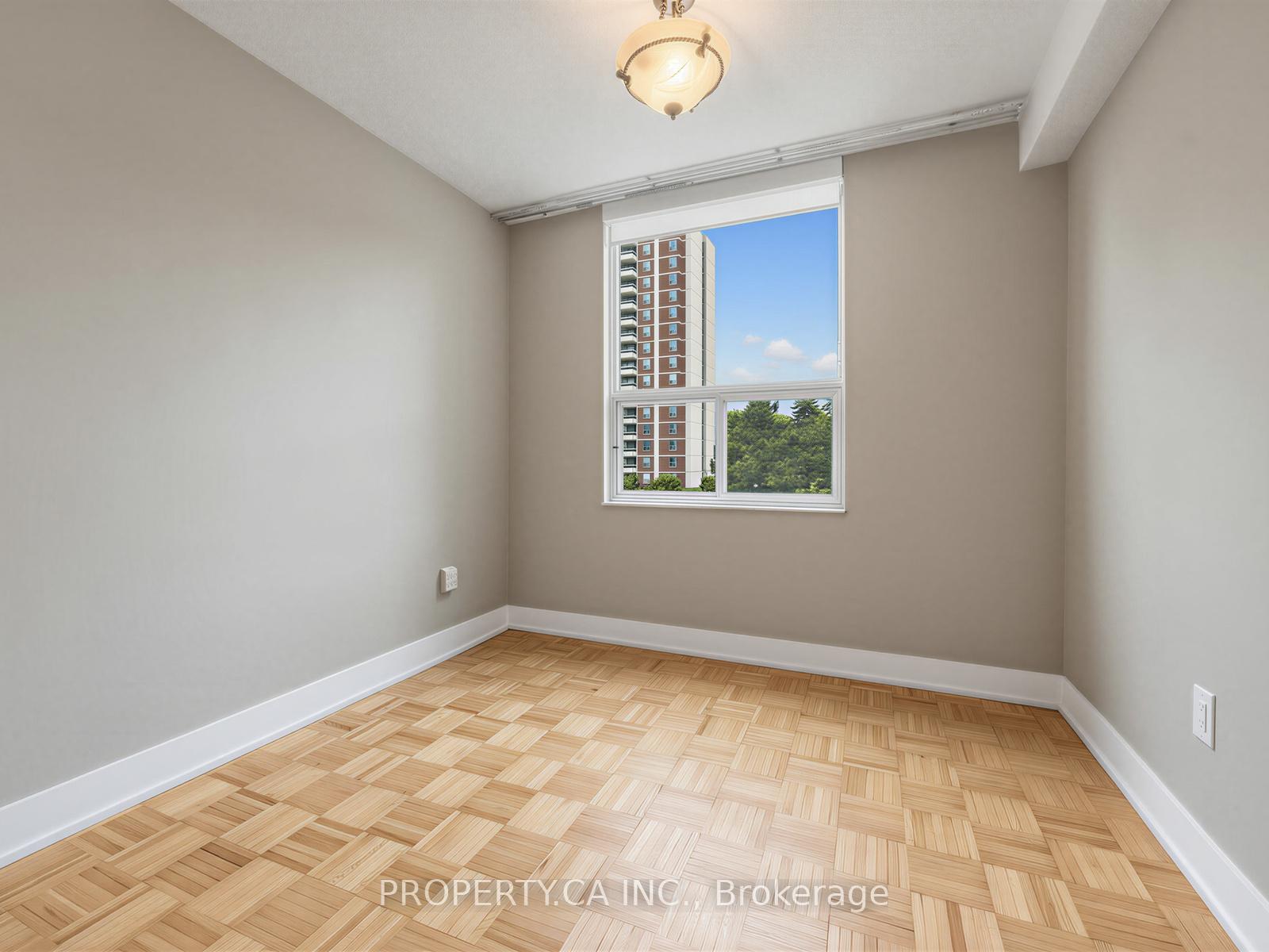 10 Edgecliffe Golfway 708