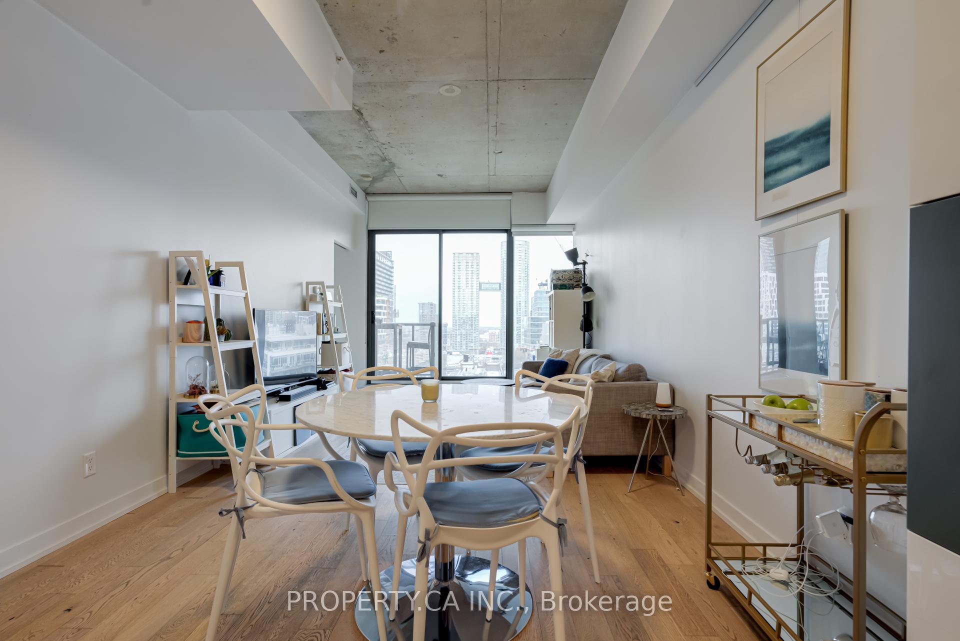 560 King Street W 1111