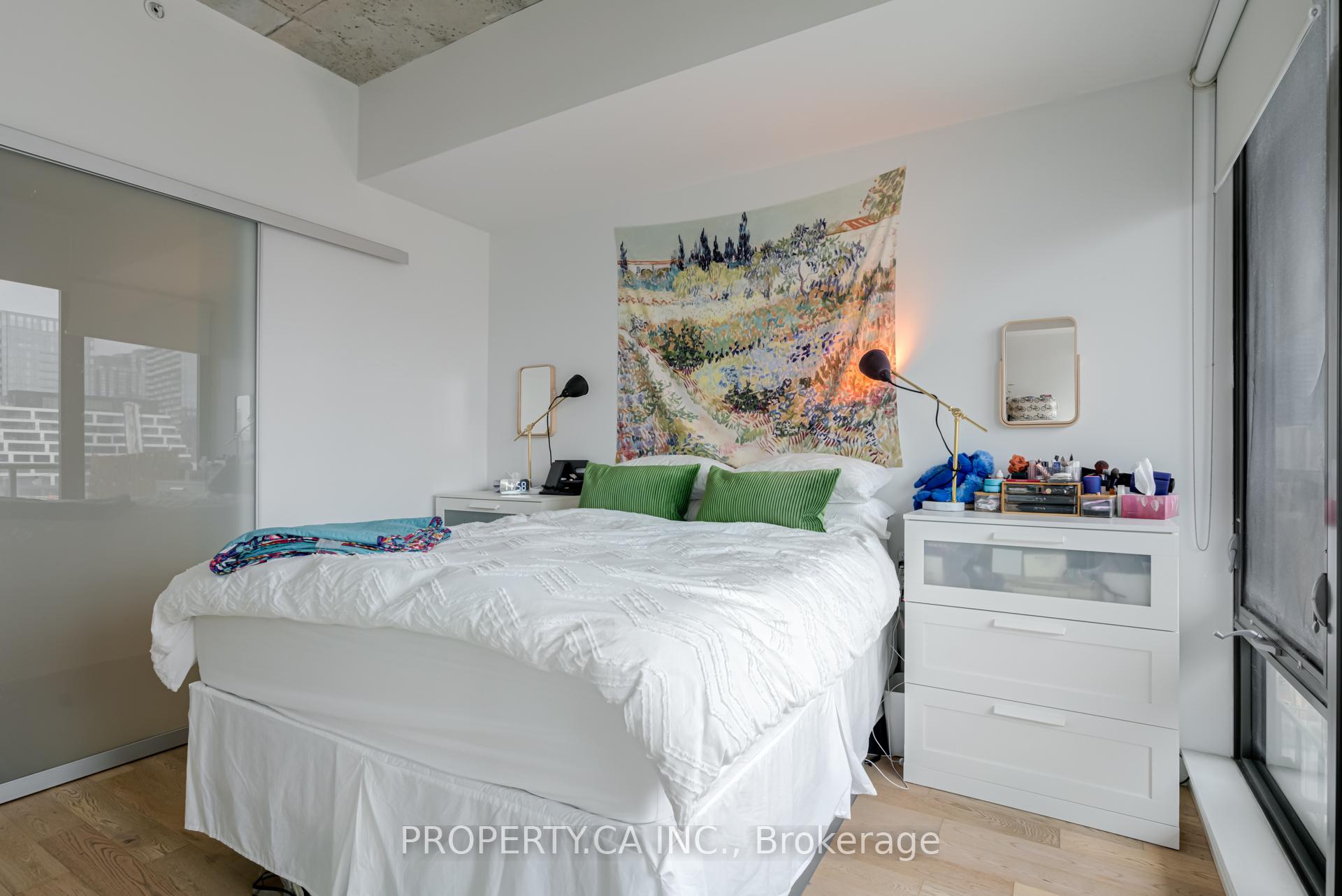 560 King Street W 1111
