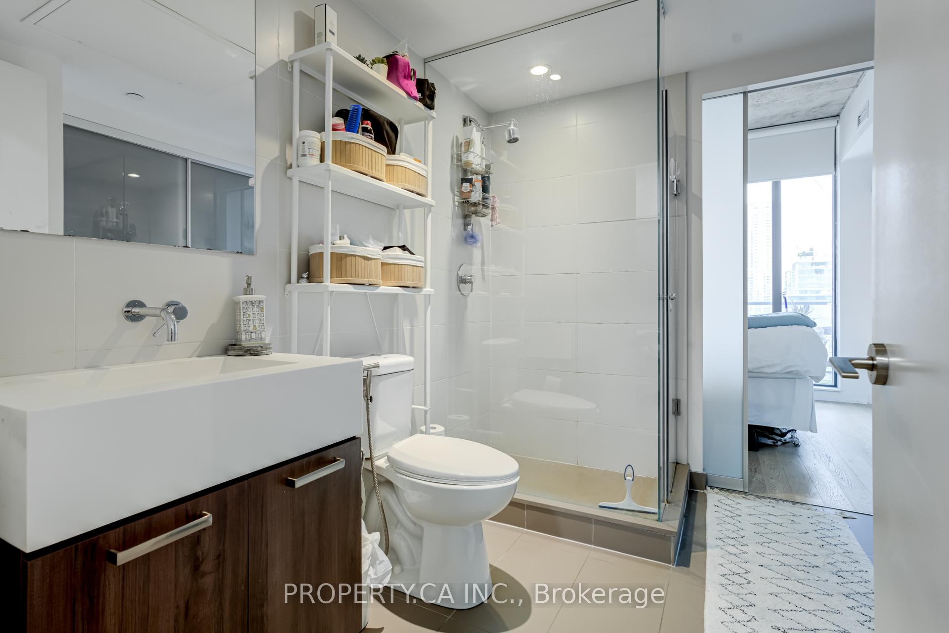 560 King Street W 1111