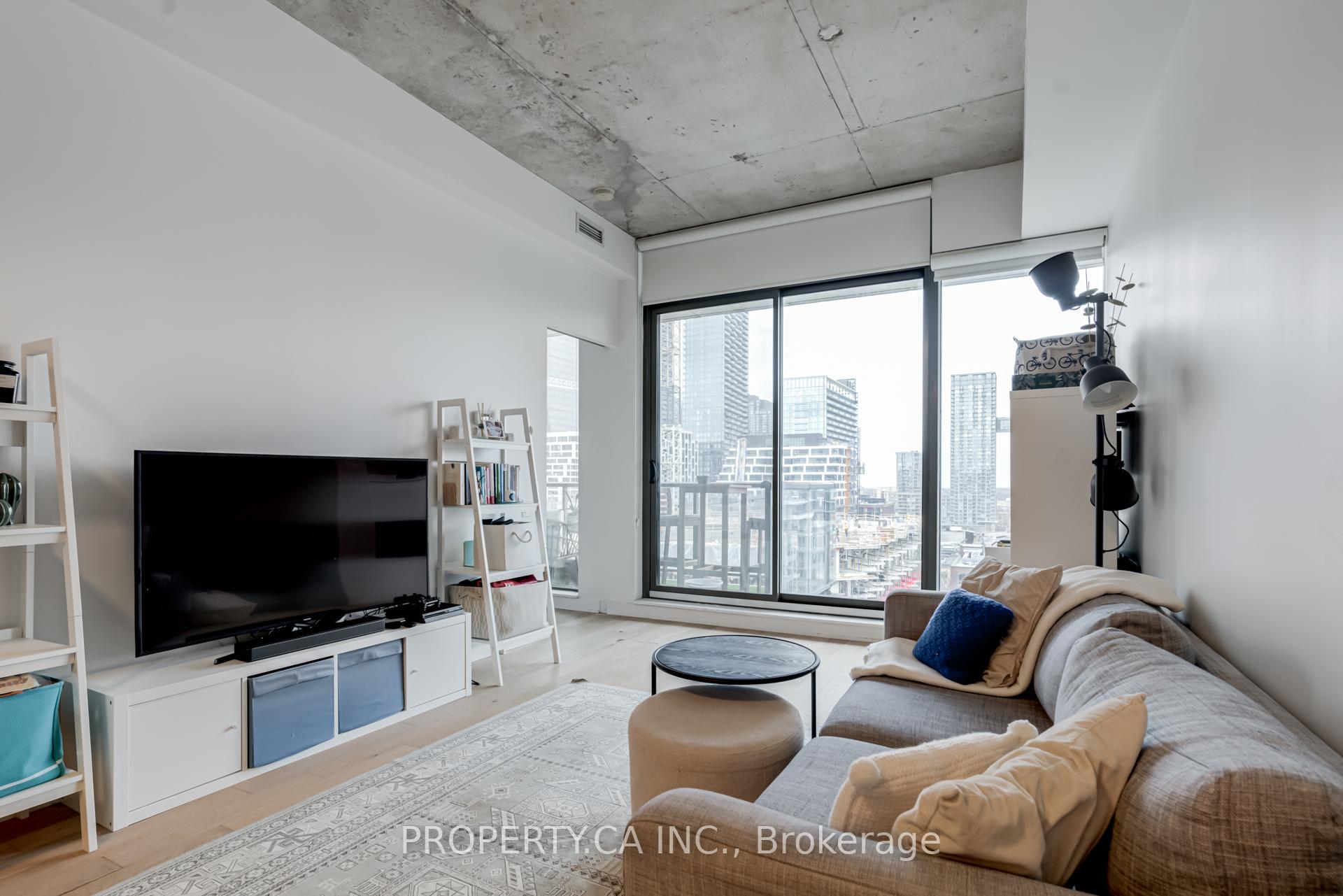 560 King Street W 1111