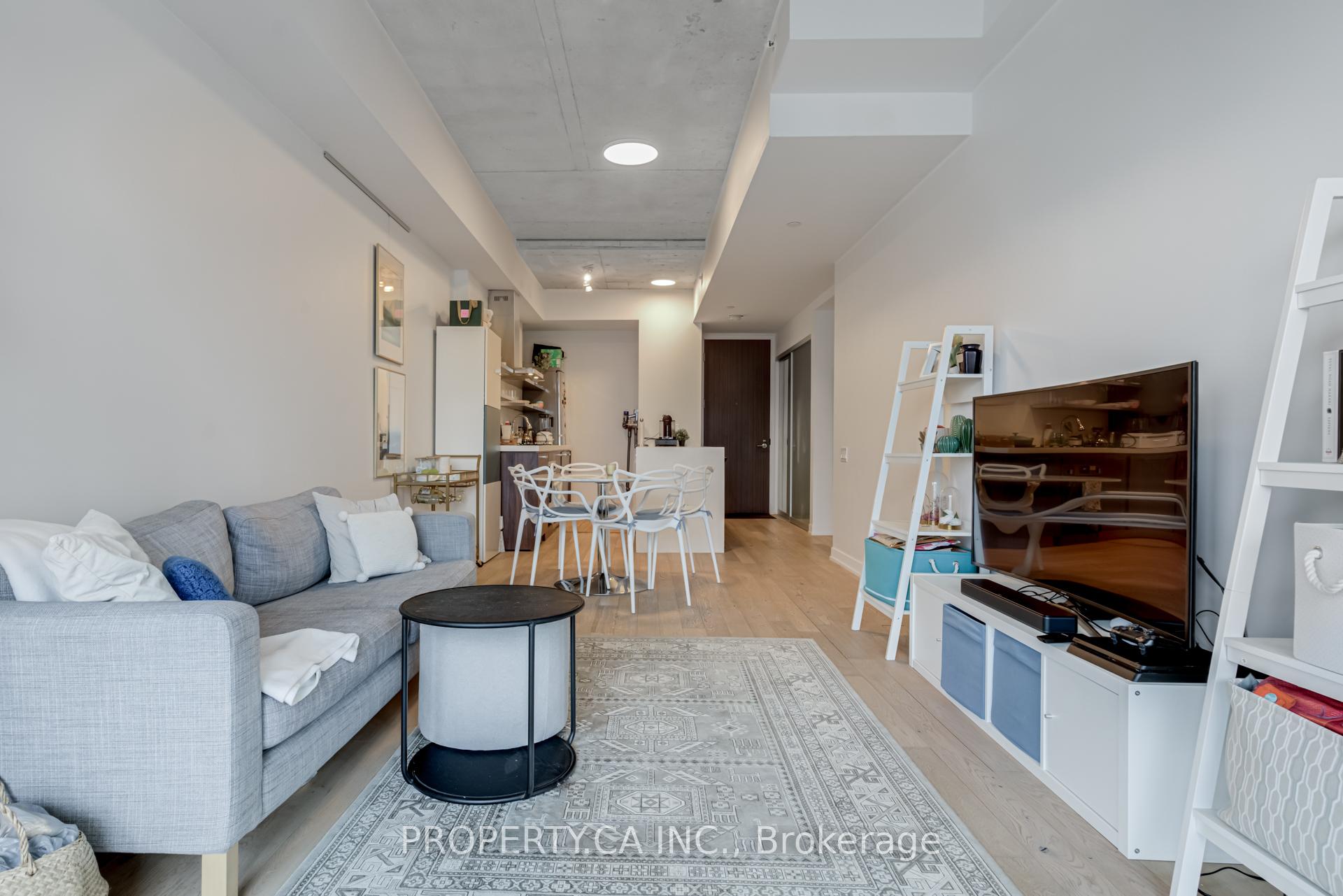 560 King Street W 1111
