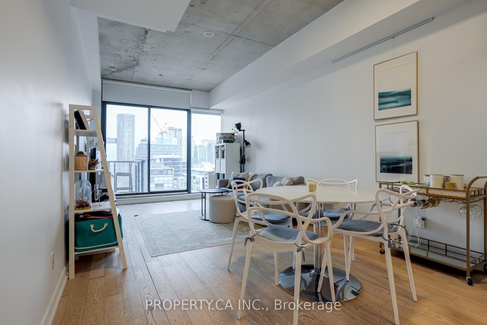 560 King Street W 1111