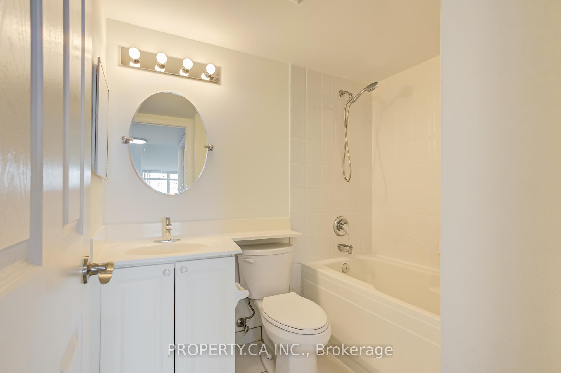 8 Hillcrest Avenue 2309, Toronto Unit: 2309