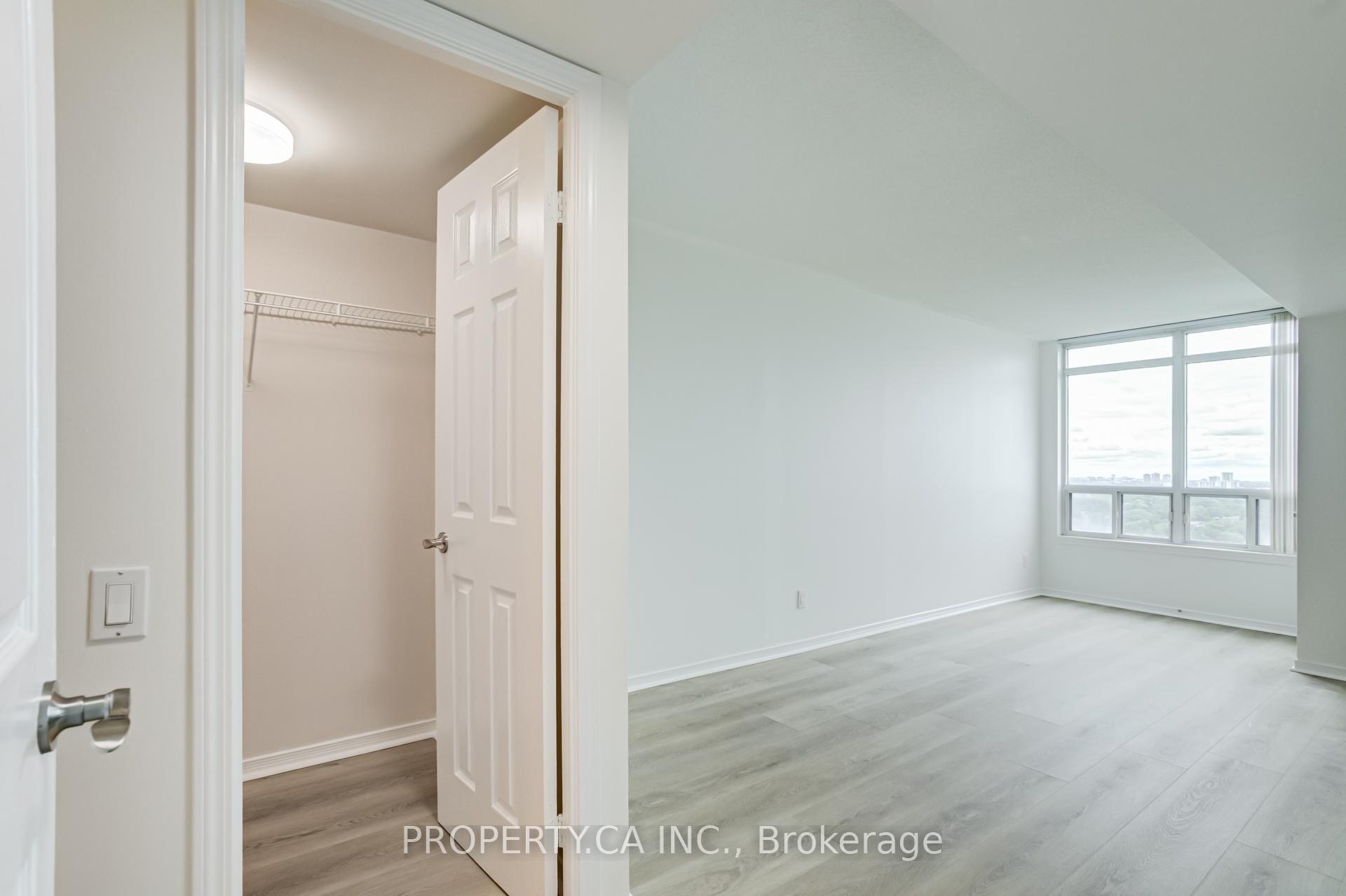 8 Hillcrest Avenue 2309, Toronto Unit: 2309