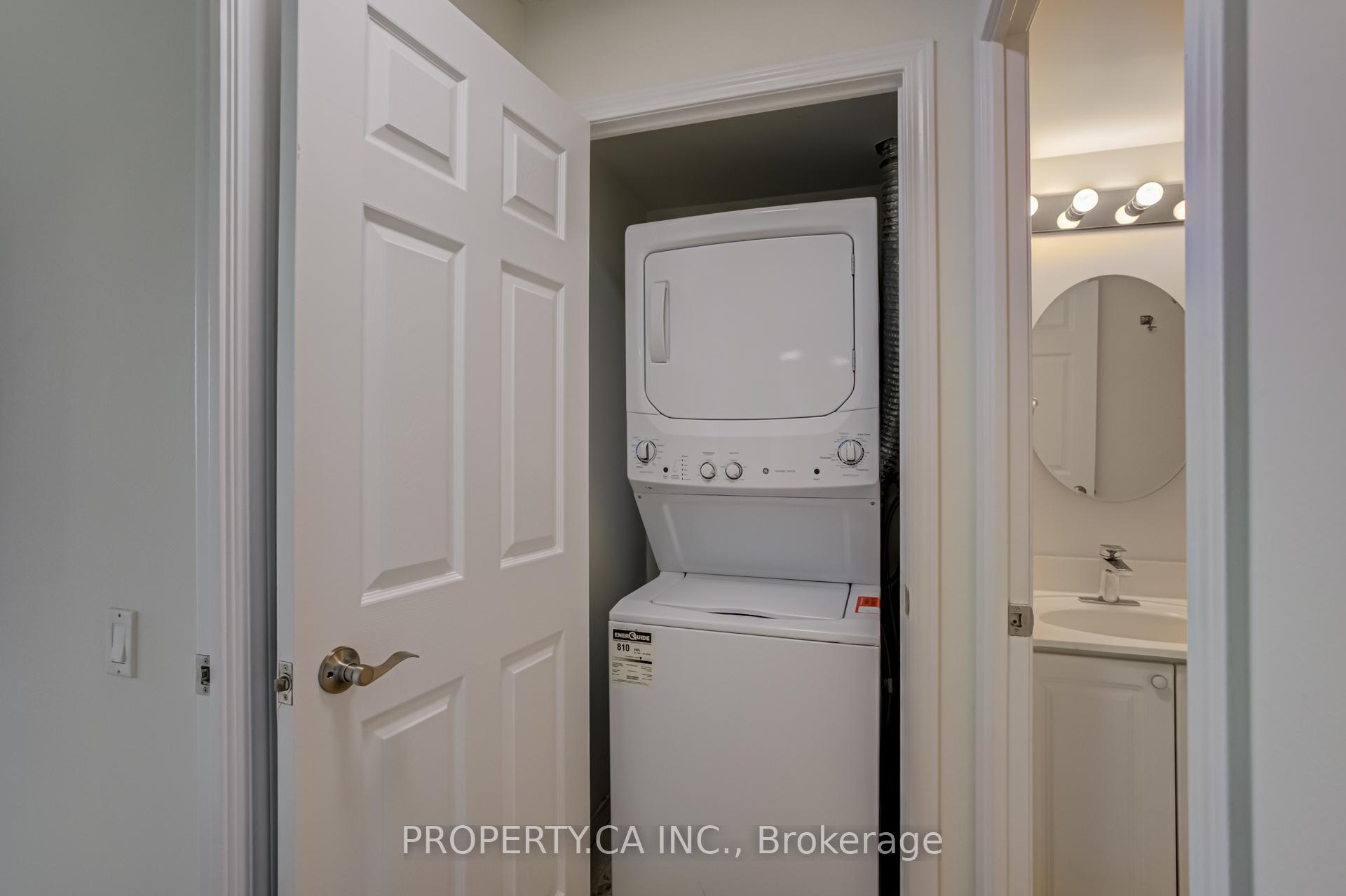 8 Hillcrest Avenue 2309, Toronto Unit: 2309