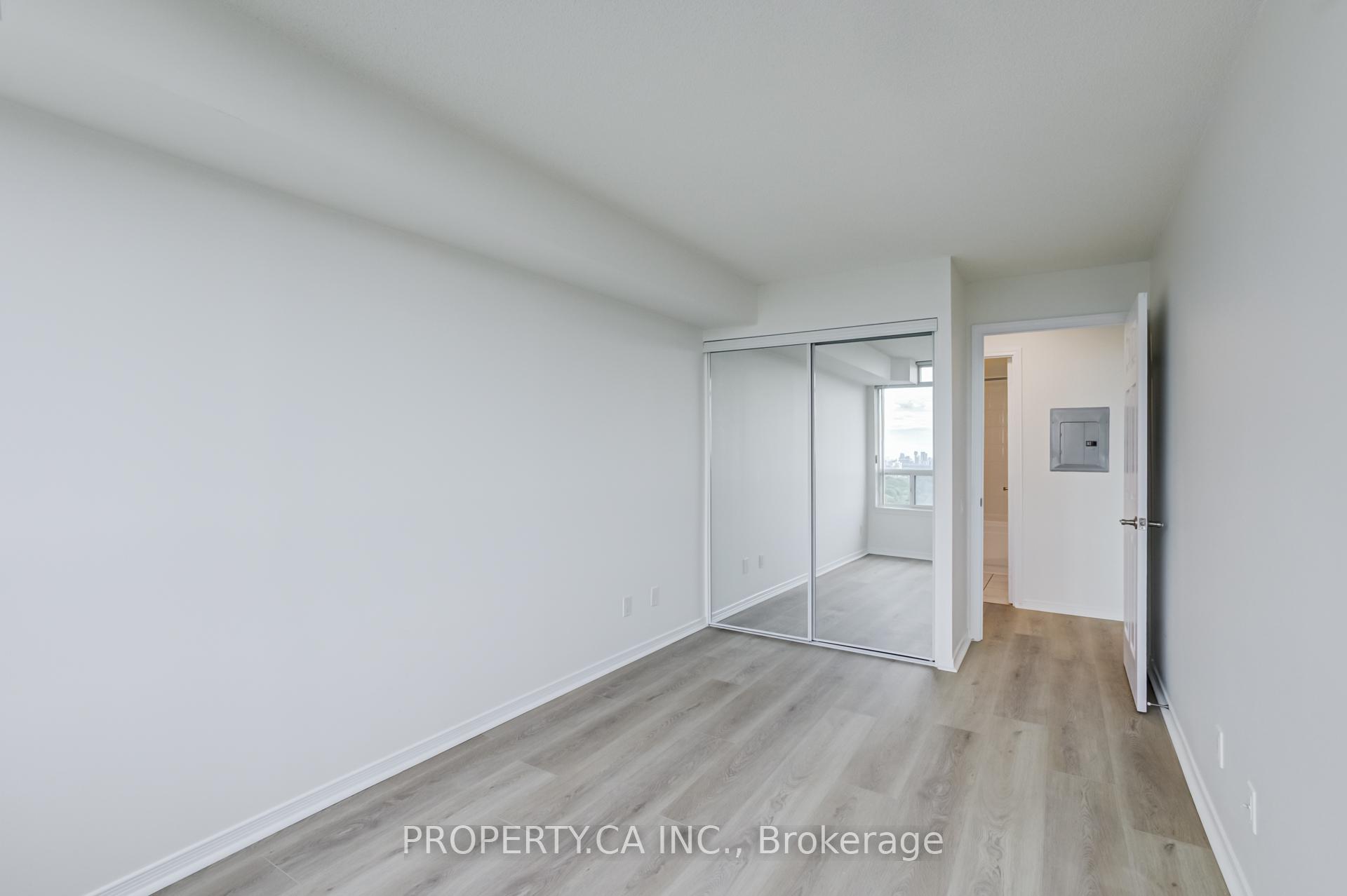 8 Hillcrest Avenue 2309, Toronto Unit: 2309