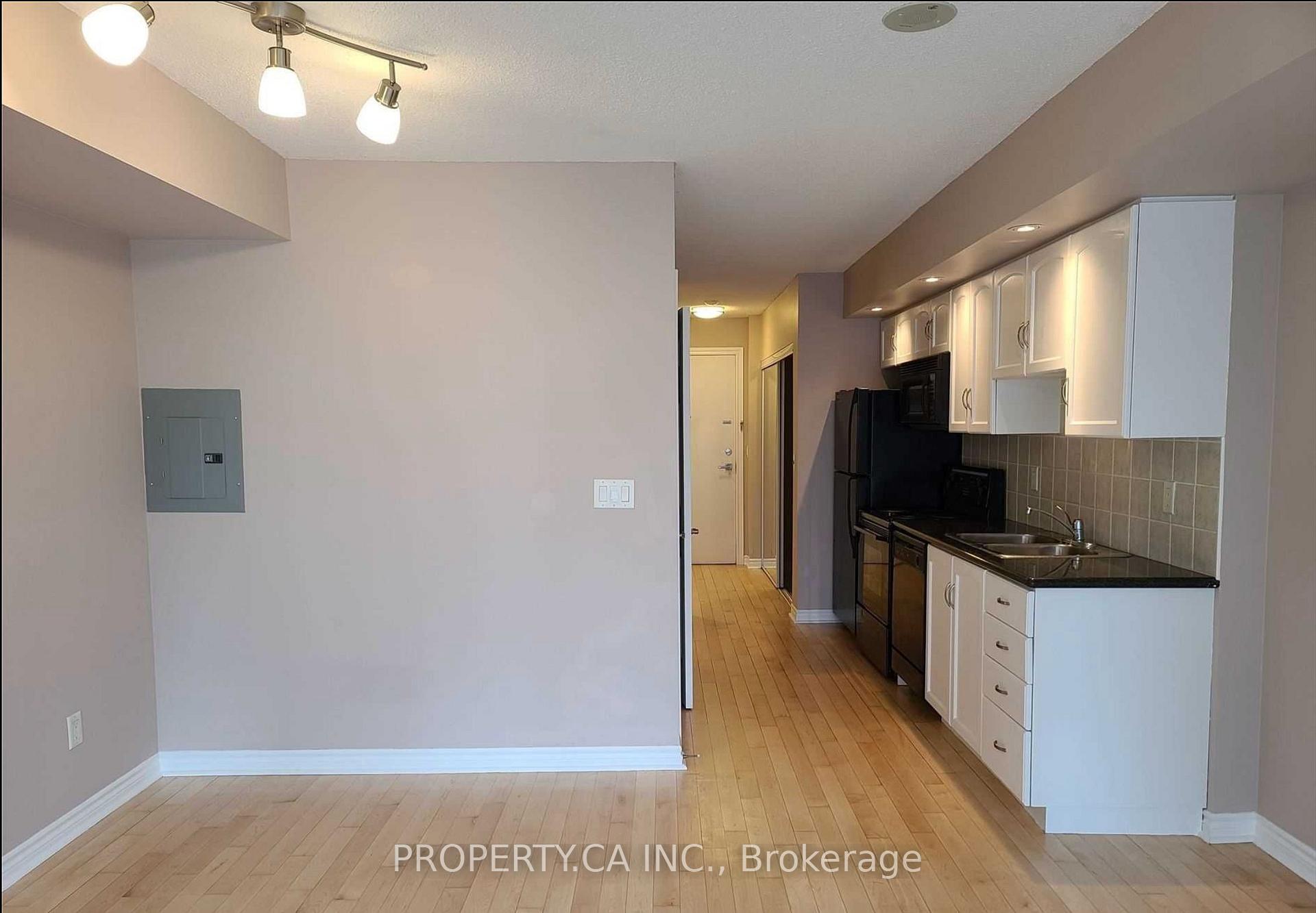 250 Wellington Street W 1531, Toronto Unit: 1531