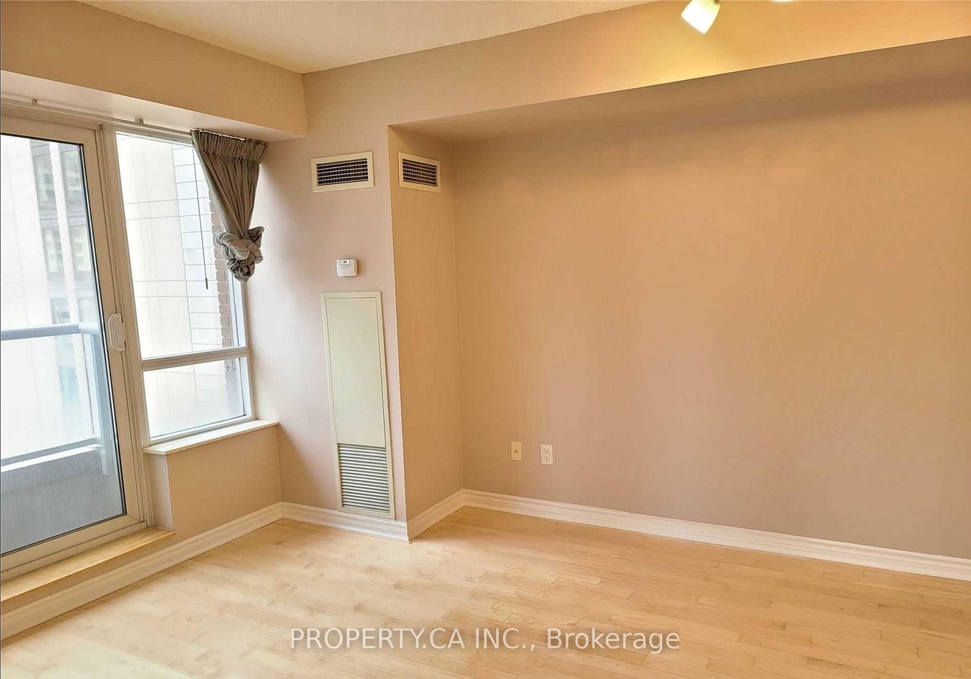 250 Wellington Street W 1531, Toronto Unit: 1531