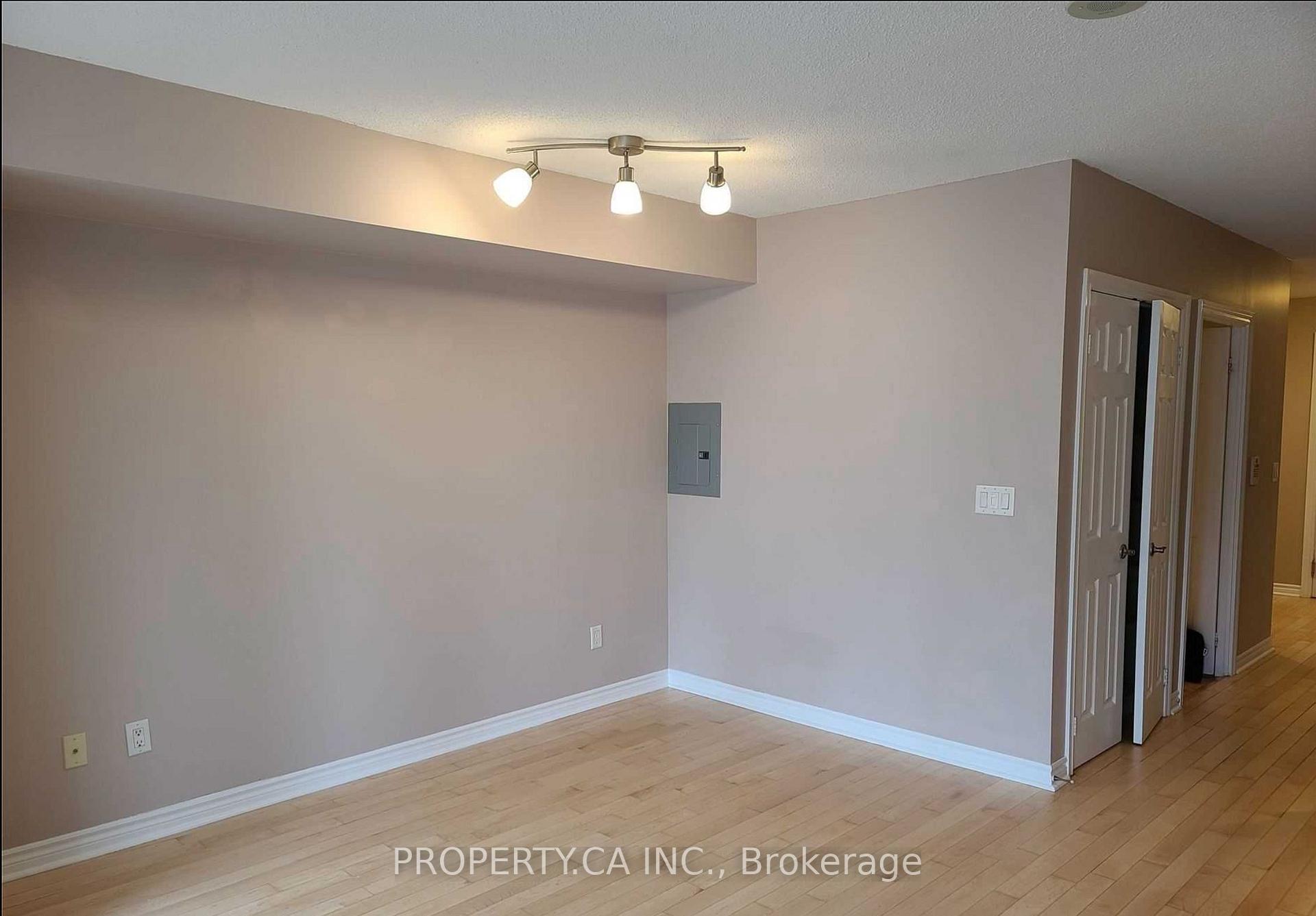 250 Wellington Street W 1531, Toronto Unit: 1531