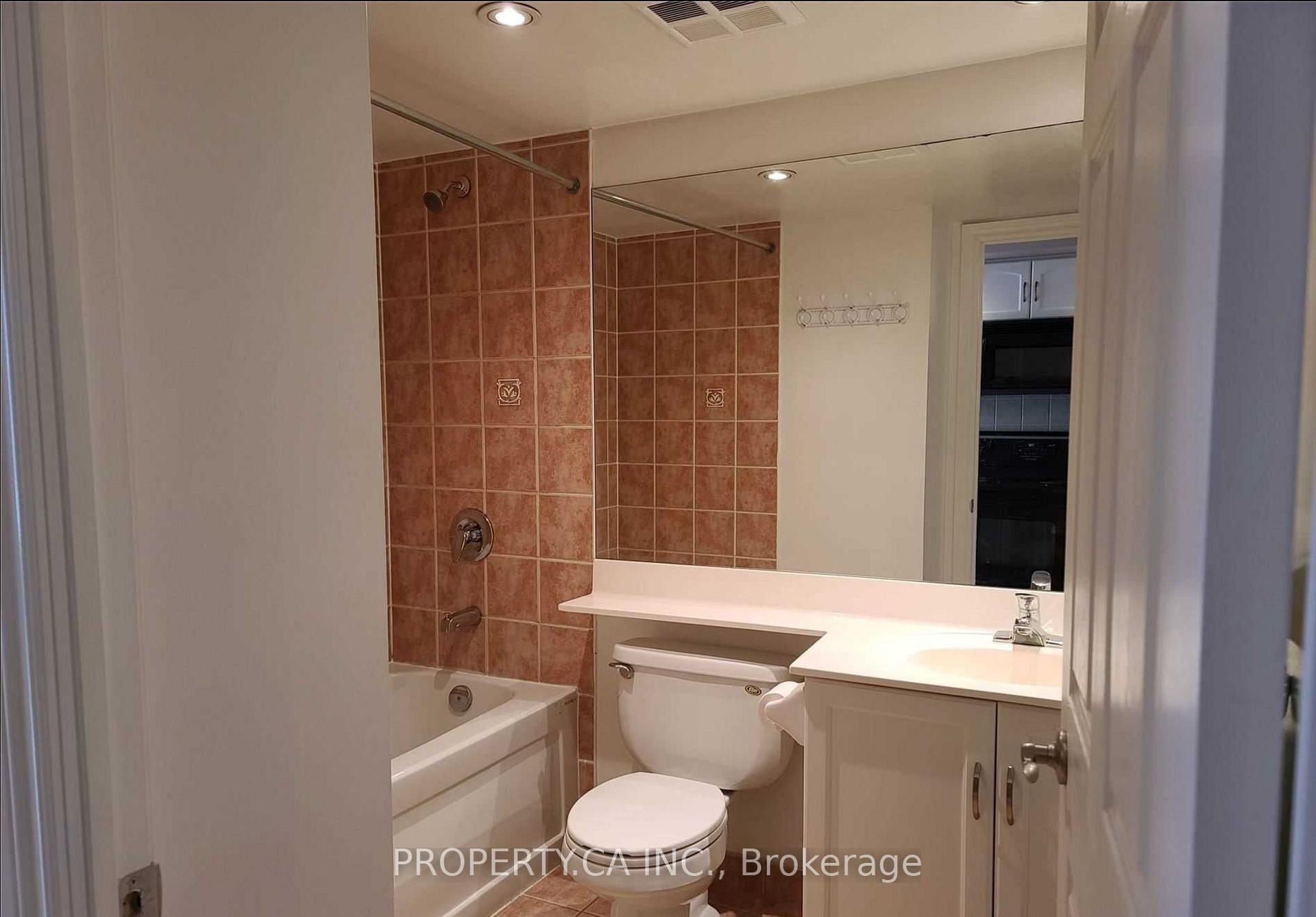 250 Wellington Street W 1531, Toronto Unit: 1531