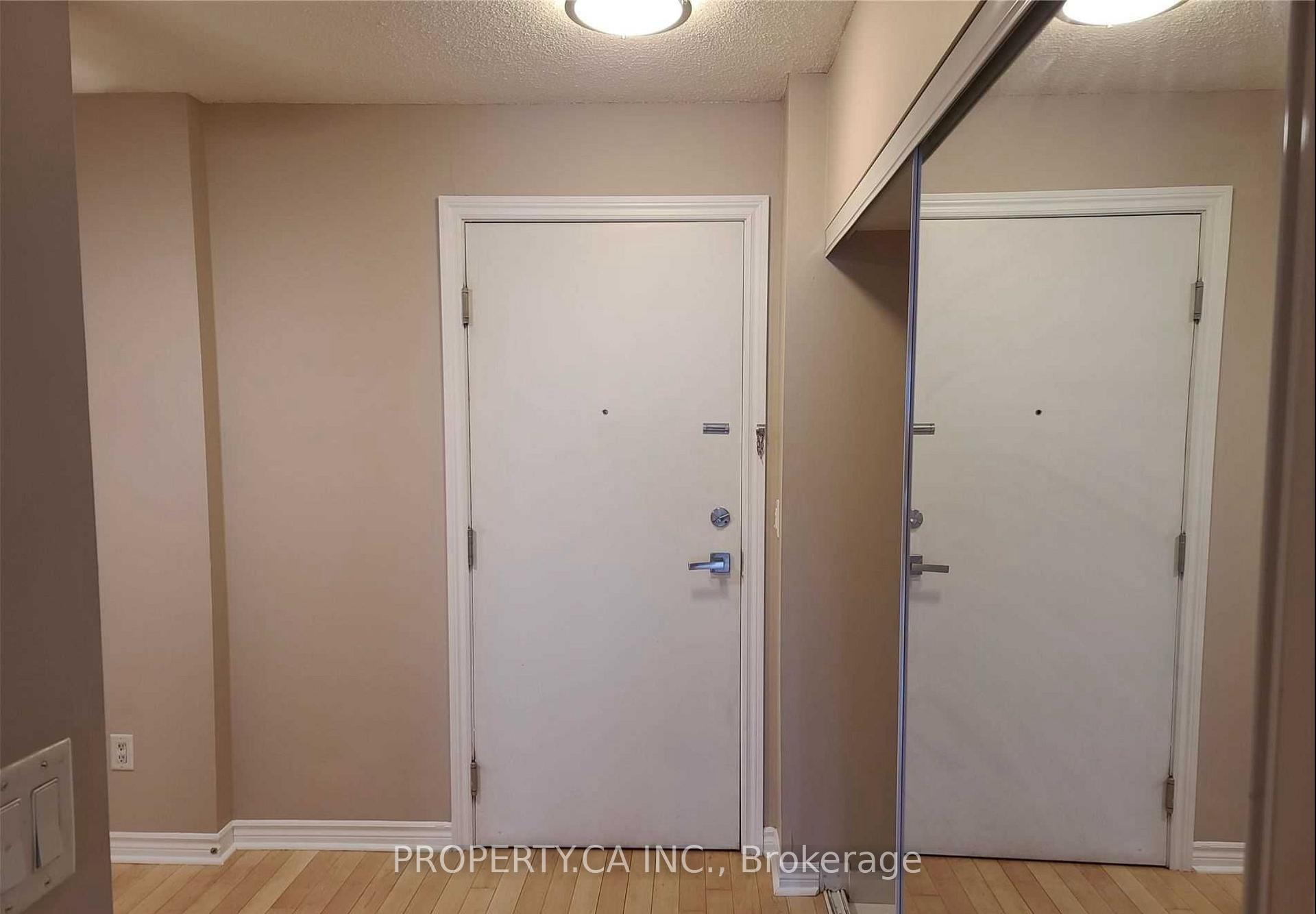 250 Wellington Street W 1531, Toronto Unit: 1531