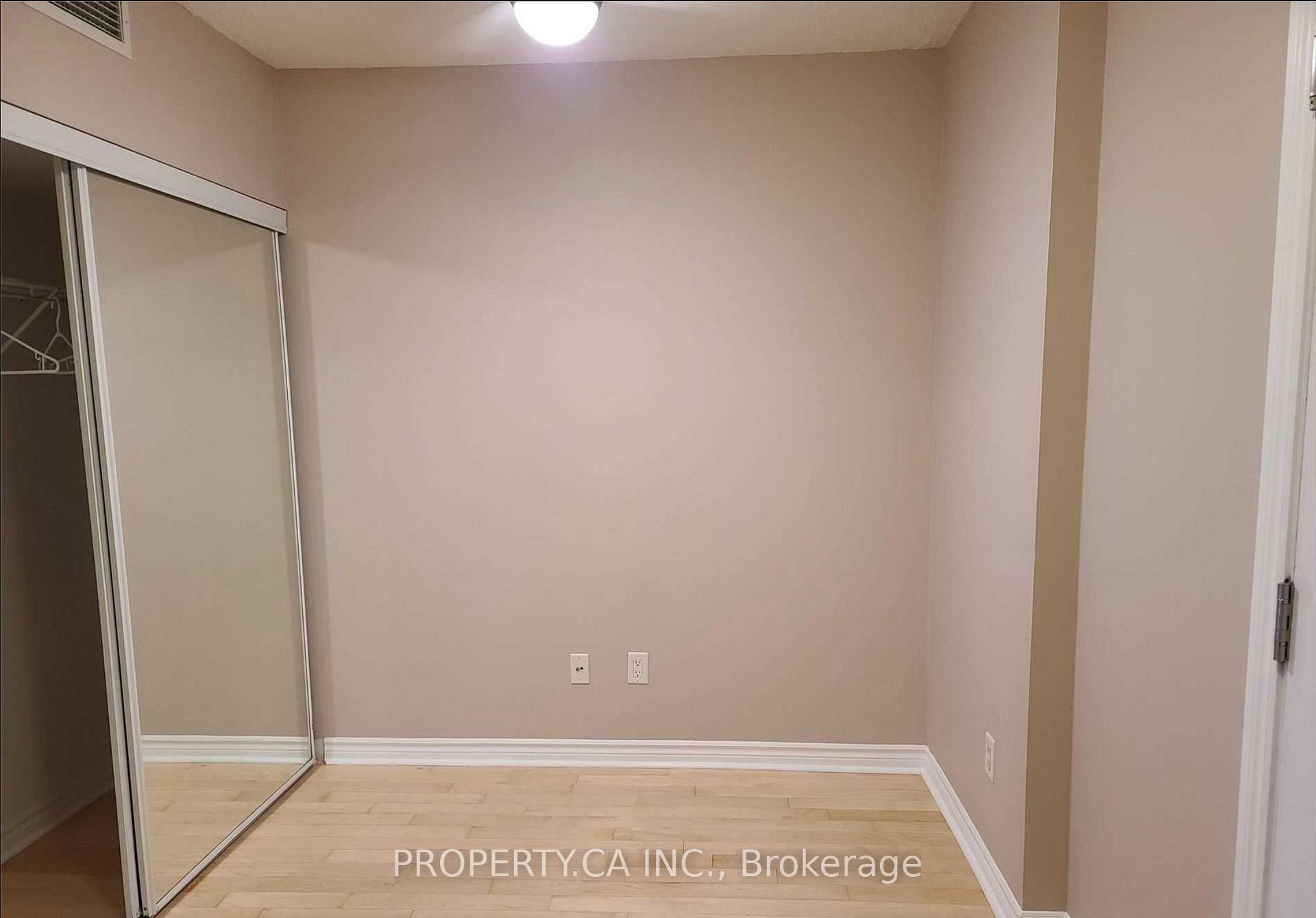 250 Wellington Street W 1531, Toronto Unit: 1531