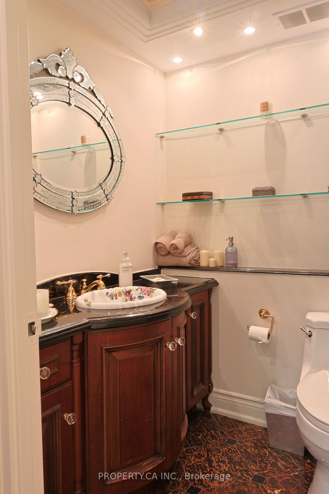 18 Lower Village Gate 203, Toronto Unit: 203