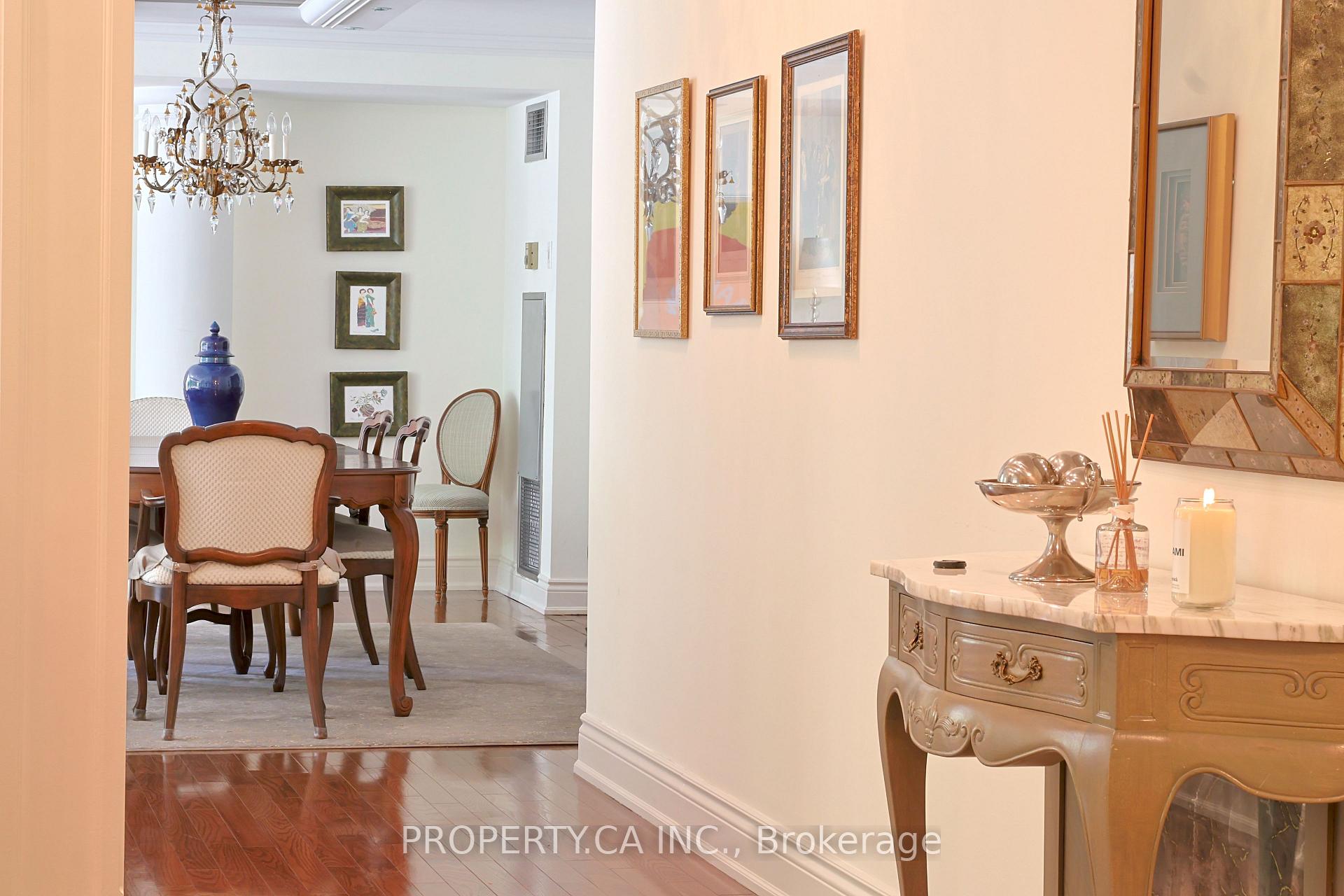 18 Lower Village Gate 203, Toronto Unit: 203