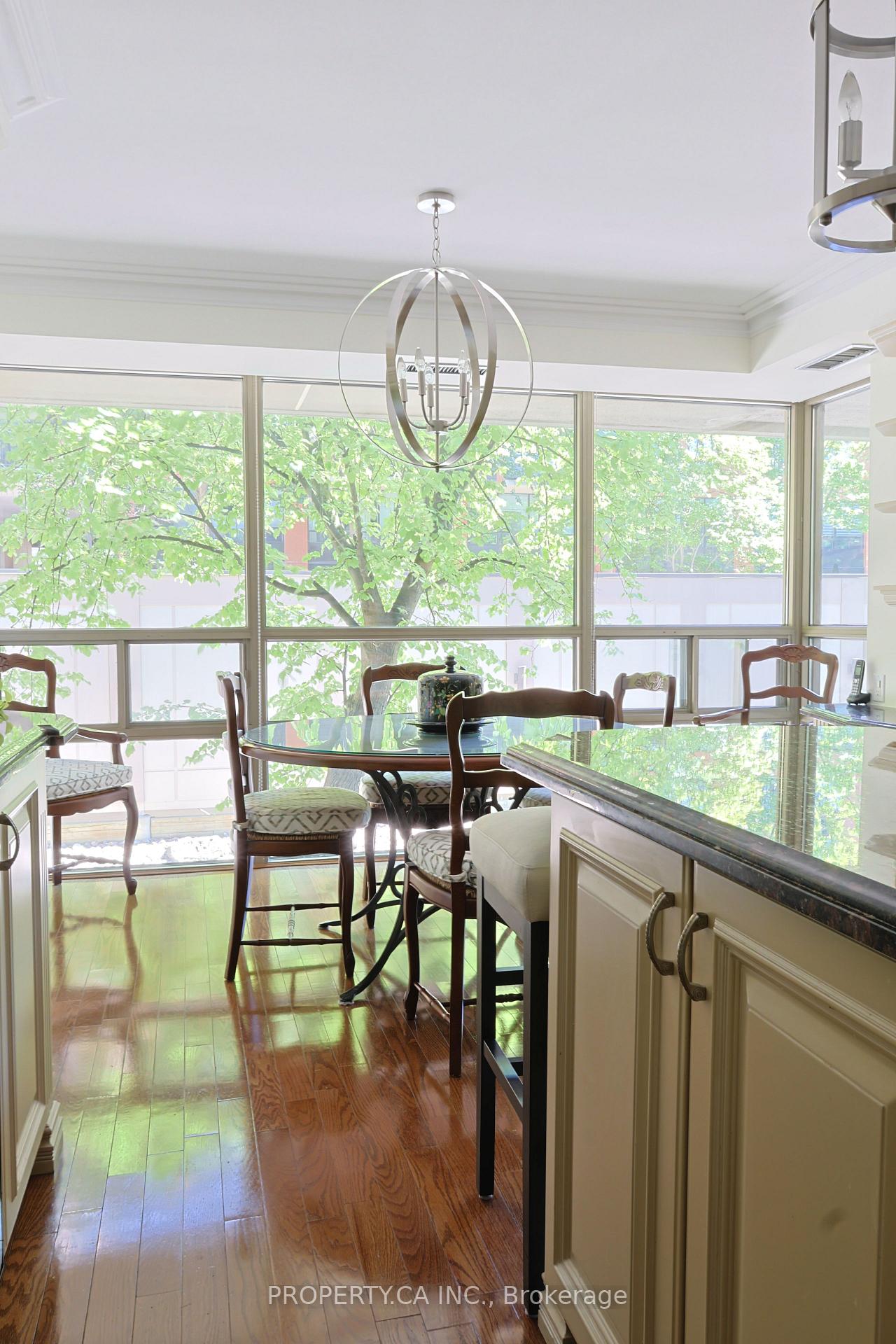 18 Lower Village Gate 203, Toronto Unit: 203
