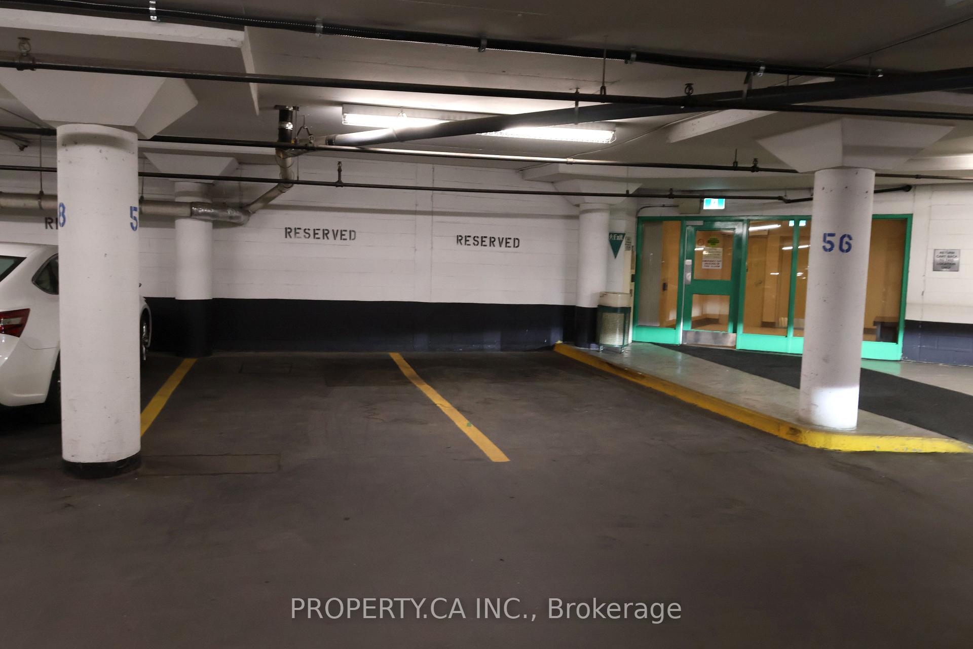 18 Lower Village Gate 203, Toronto Unit: 203