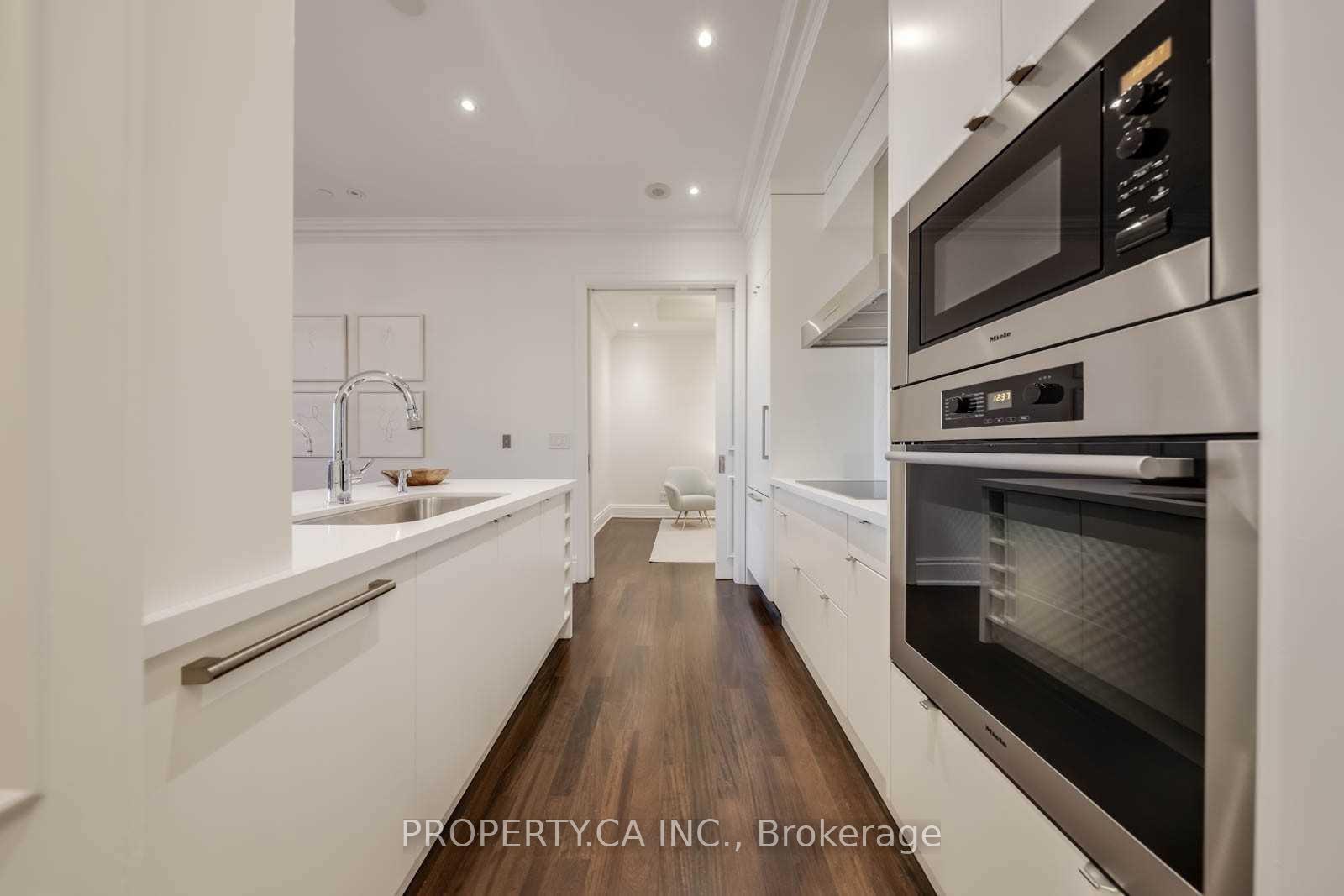 311 Bay Street 3706, Toronto Unit: 3706