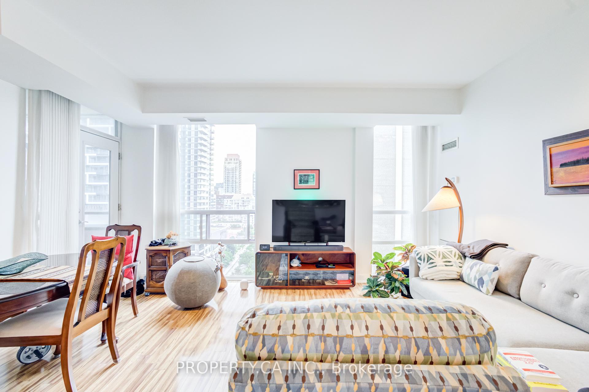 88 Broadway Avenue 1407, Toronto Unit: 1407