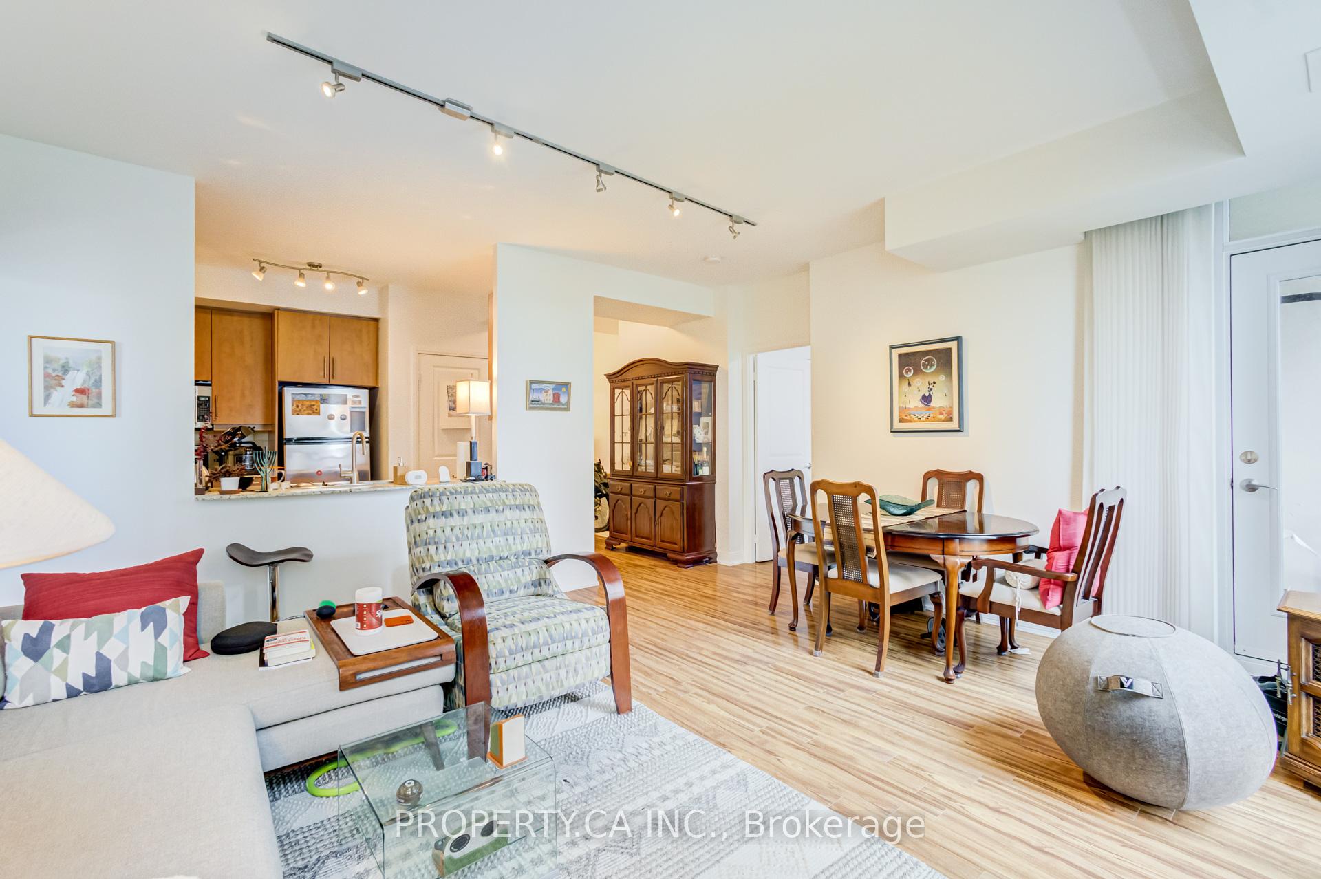 88 Broadway Avenue 1407, Toronto Unit: 1407