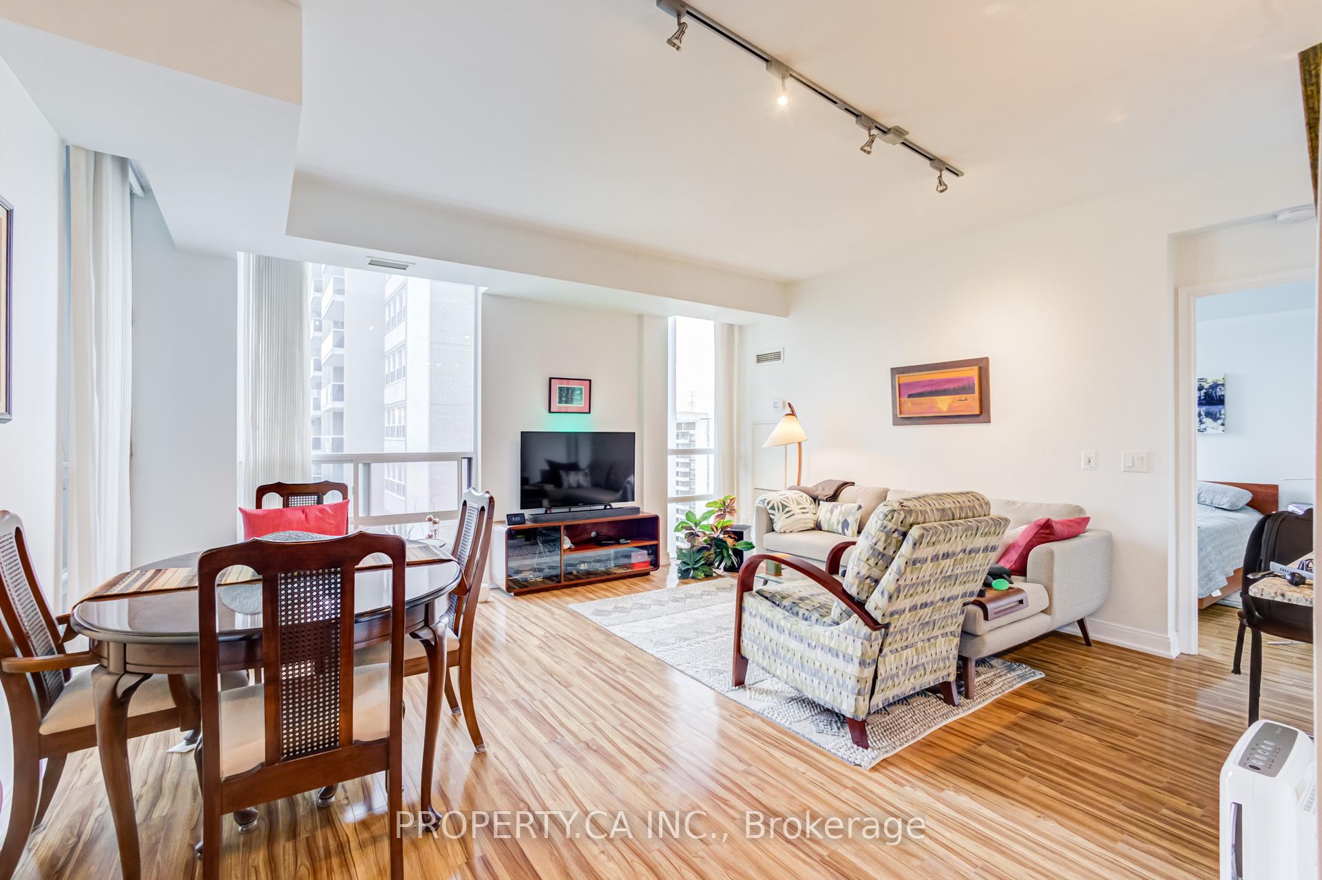 88 Broadway Avenue 1407, Toronto Unit: 1407