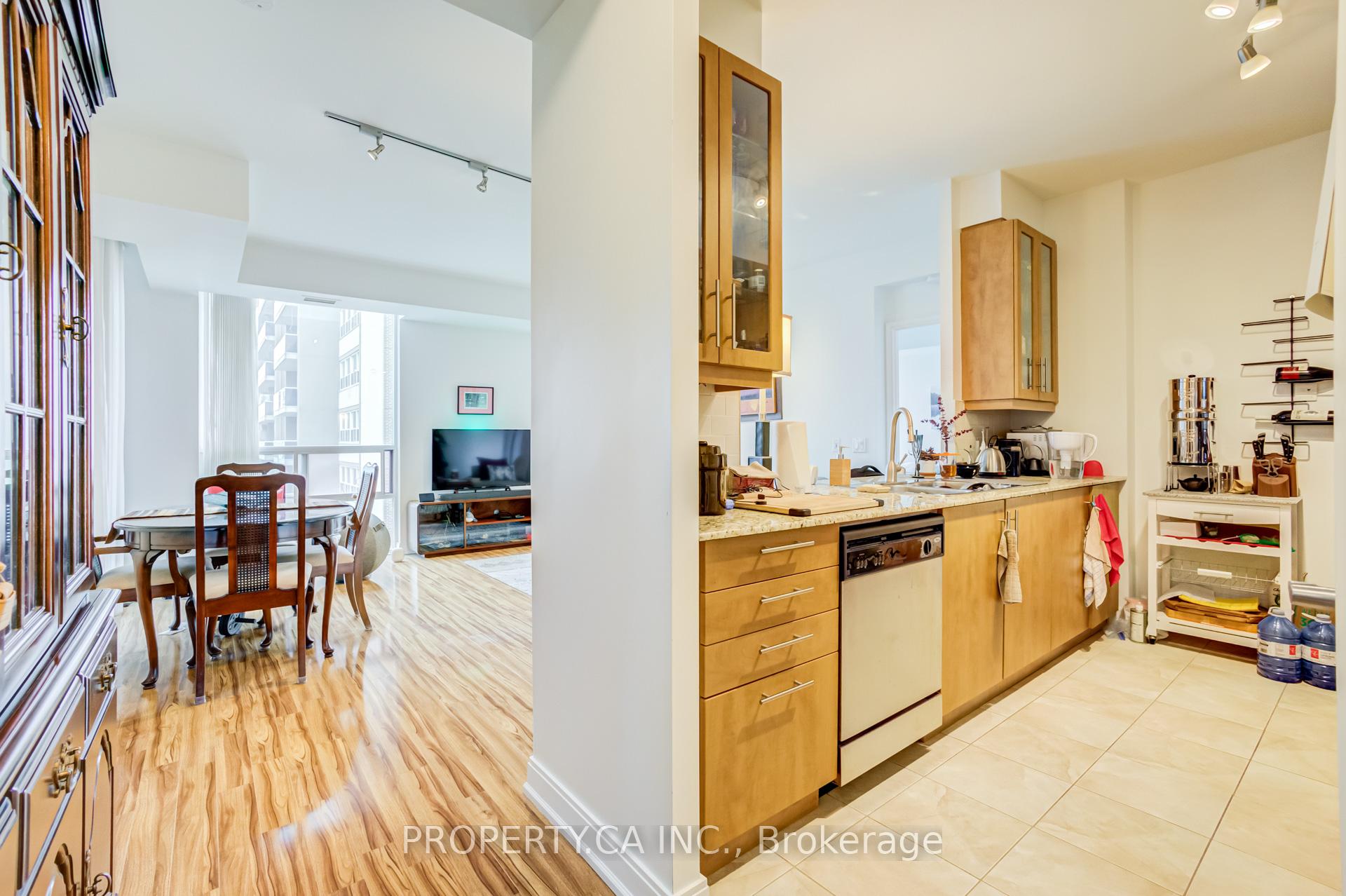 88 Broadway Avenue 1407, Toronto Unit: 1407
