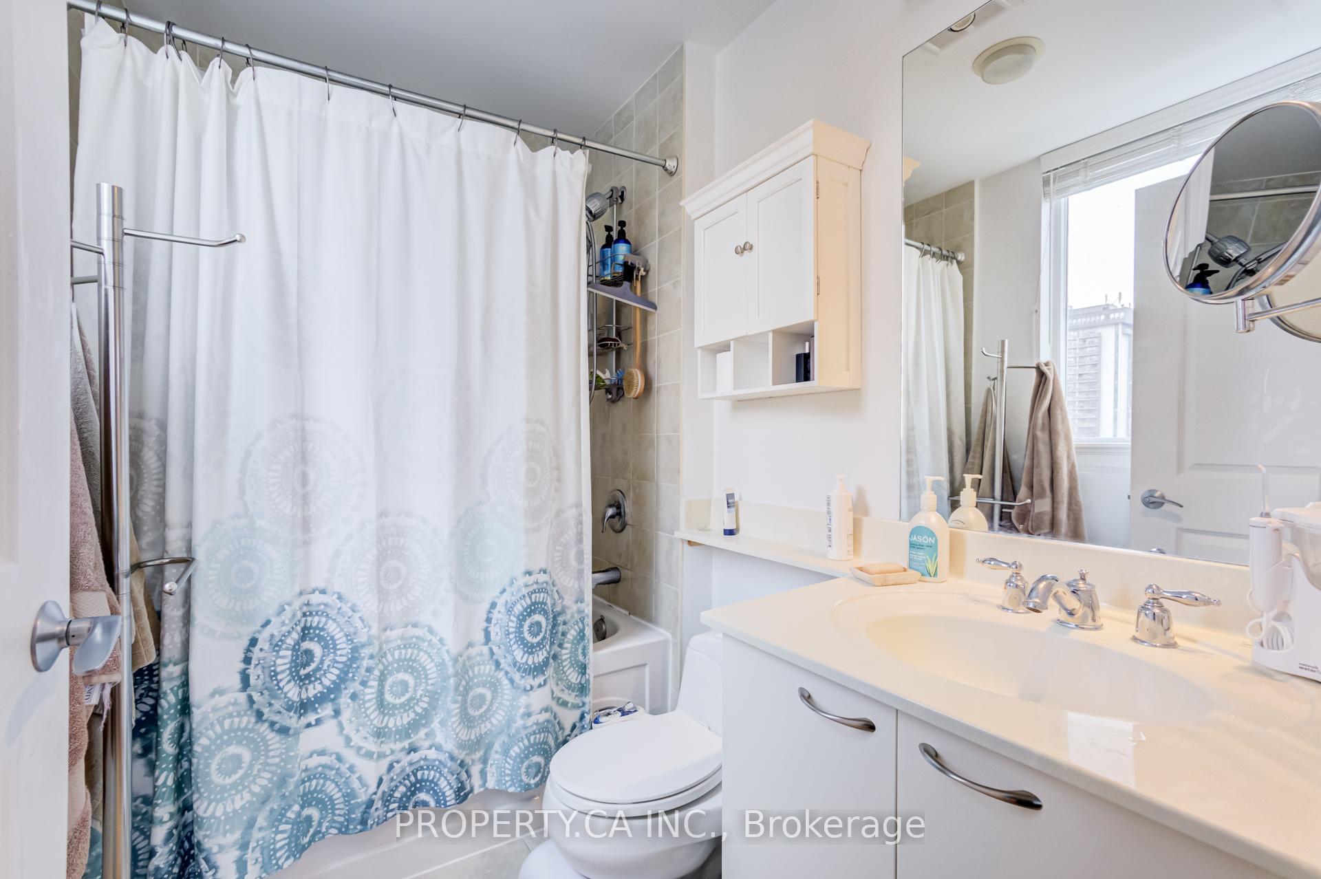 88 Broadway Avenue 1407, Toronto Unit: 1407
