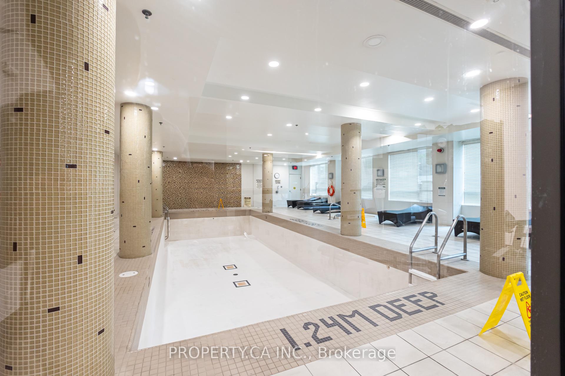 88 Broadway Avenue 1407, Toronto Unit: 1407