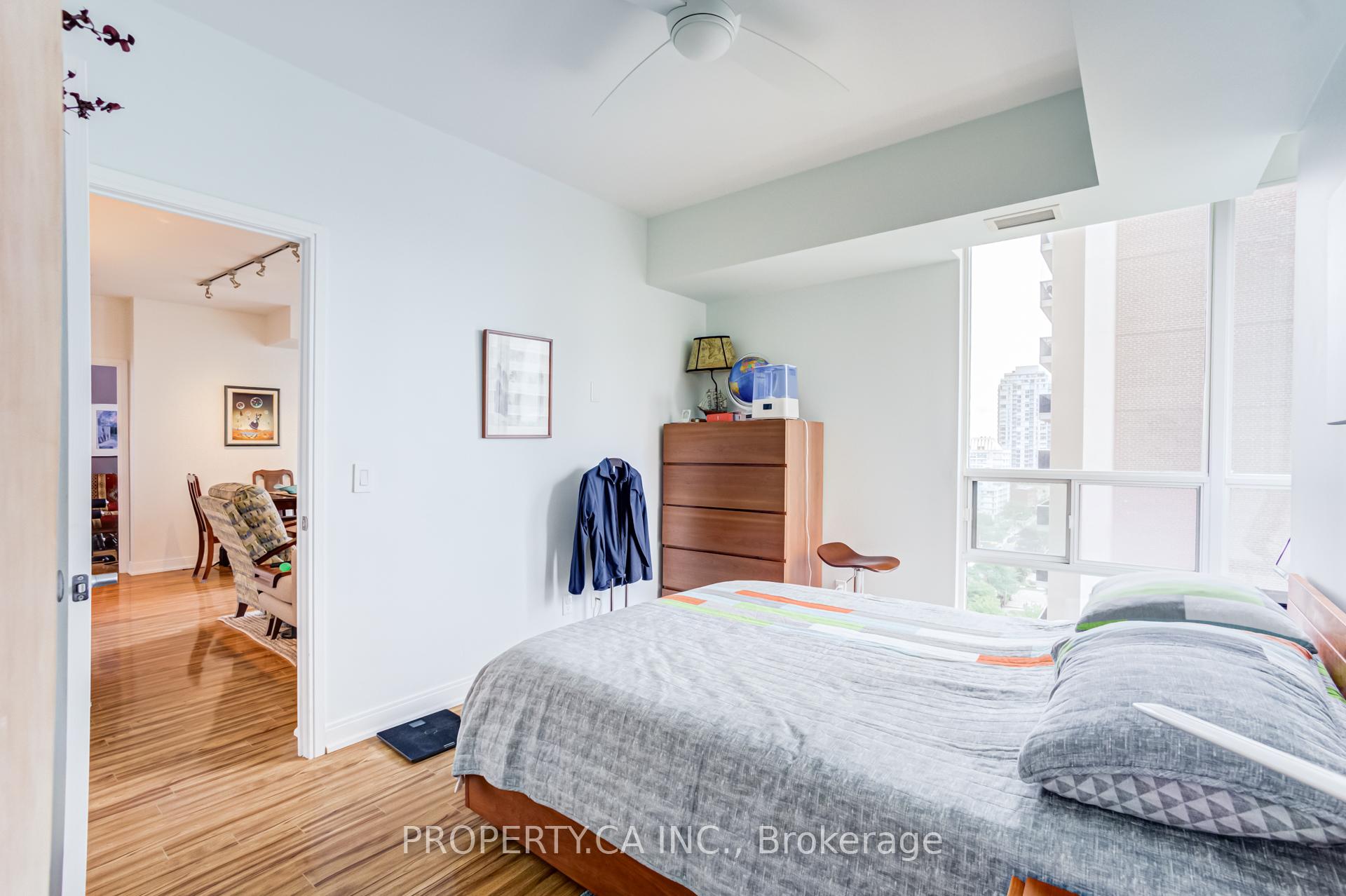88 Broadway Avenue 1407, Toronto Unit: 1407