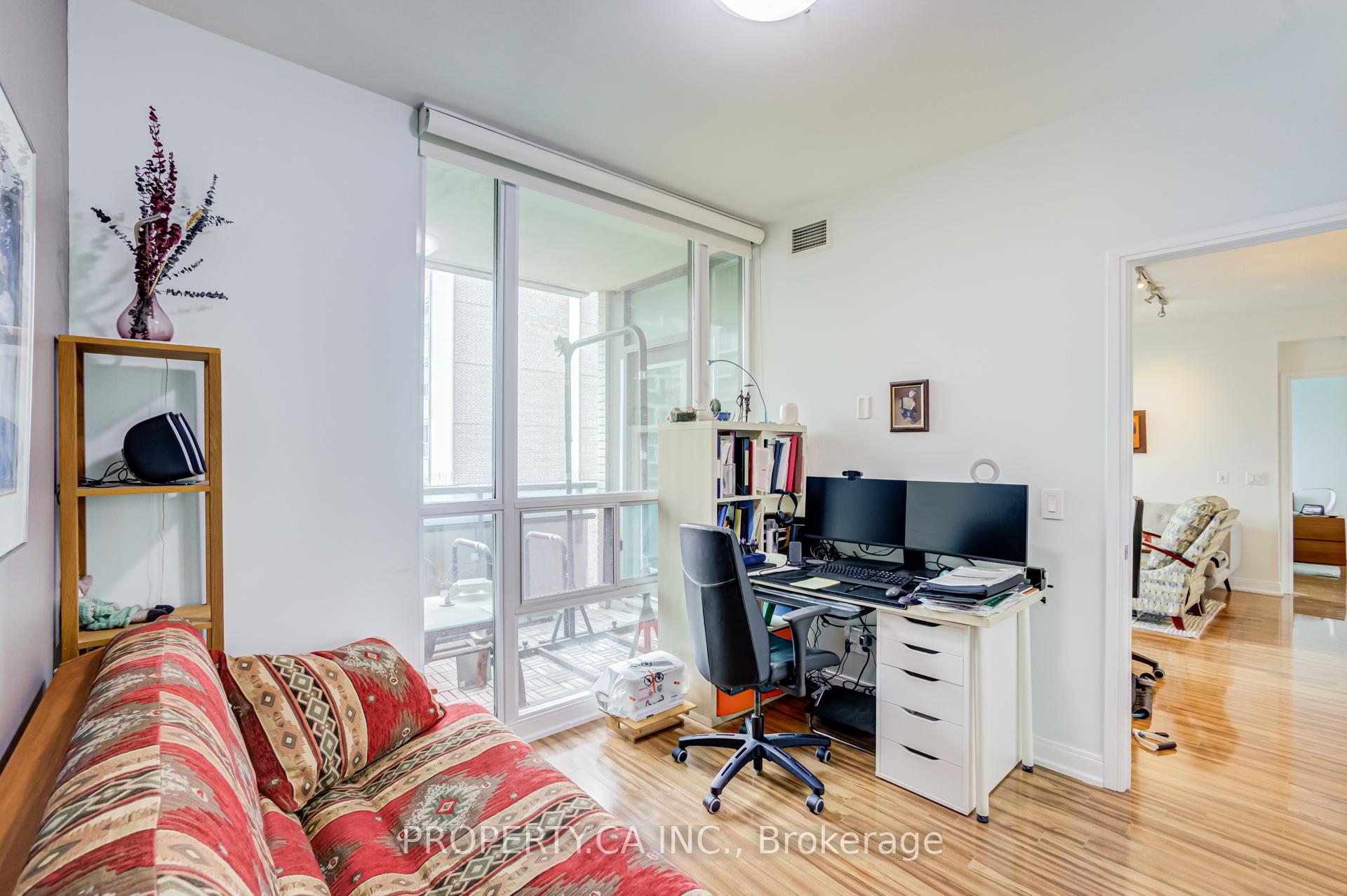 88 Broadway Avenue 1407, Toronto Unit: 1407