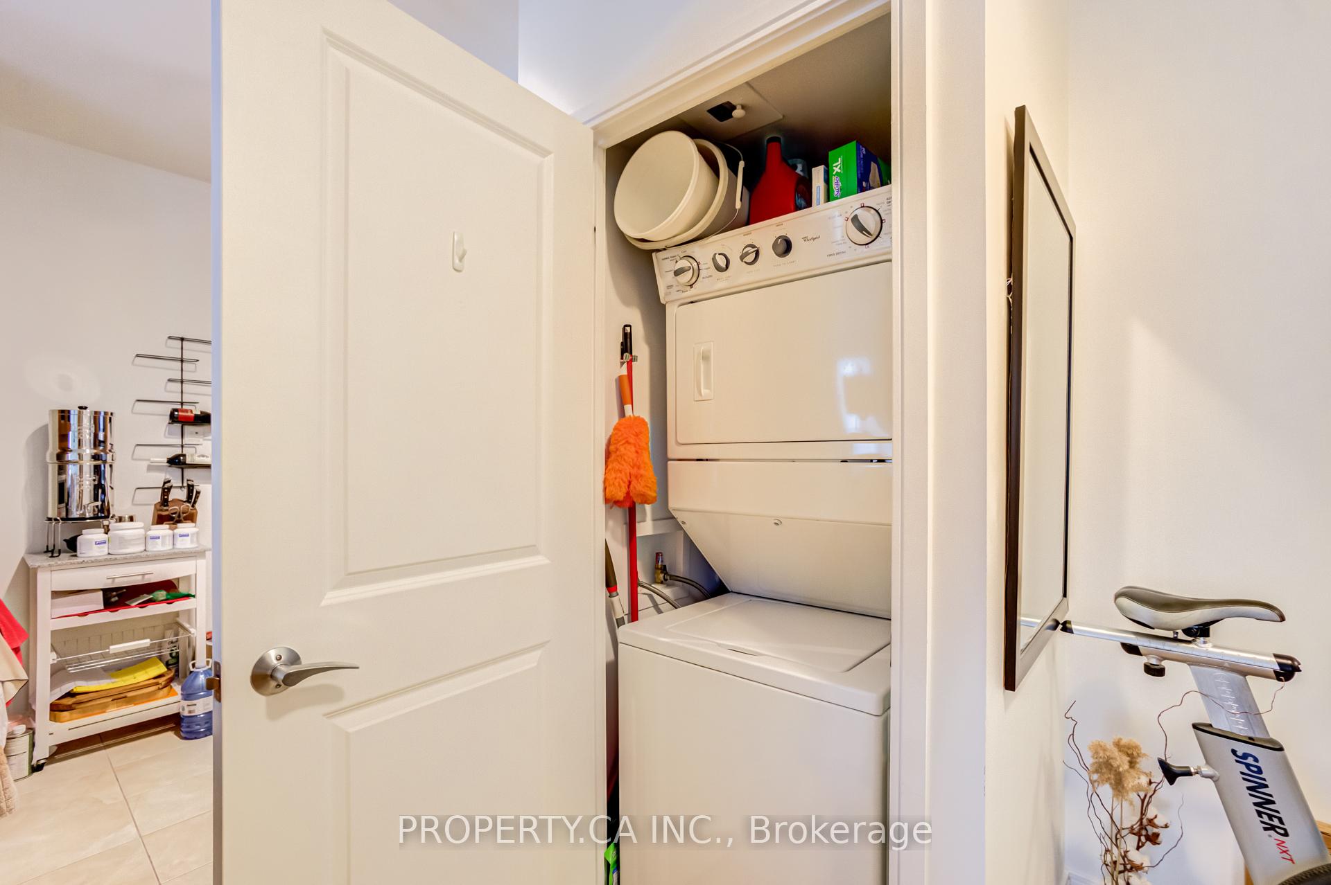 88 Broadway Avenue 1407, Toronto Unit: 1407