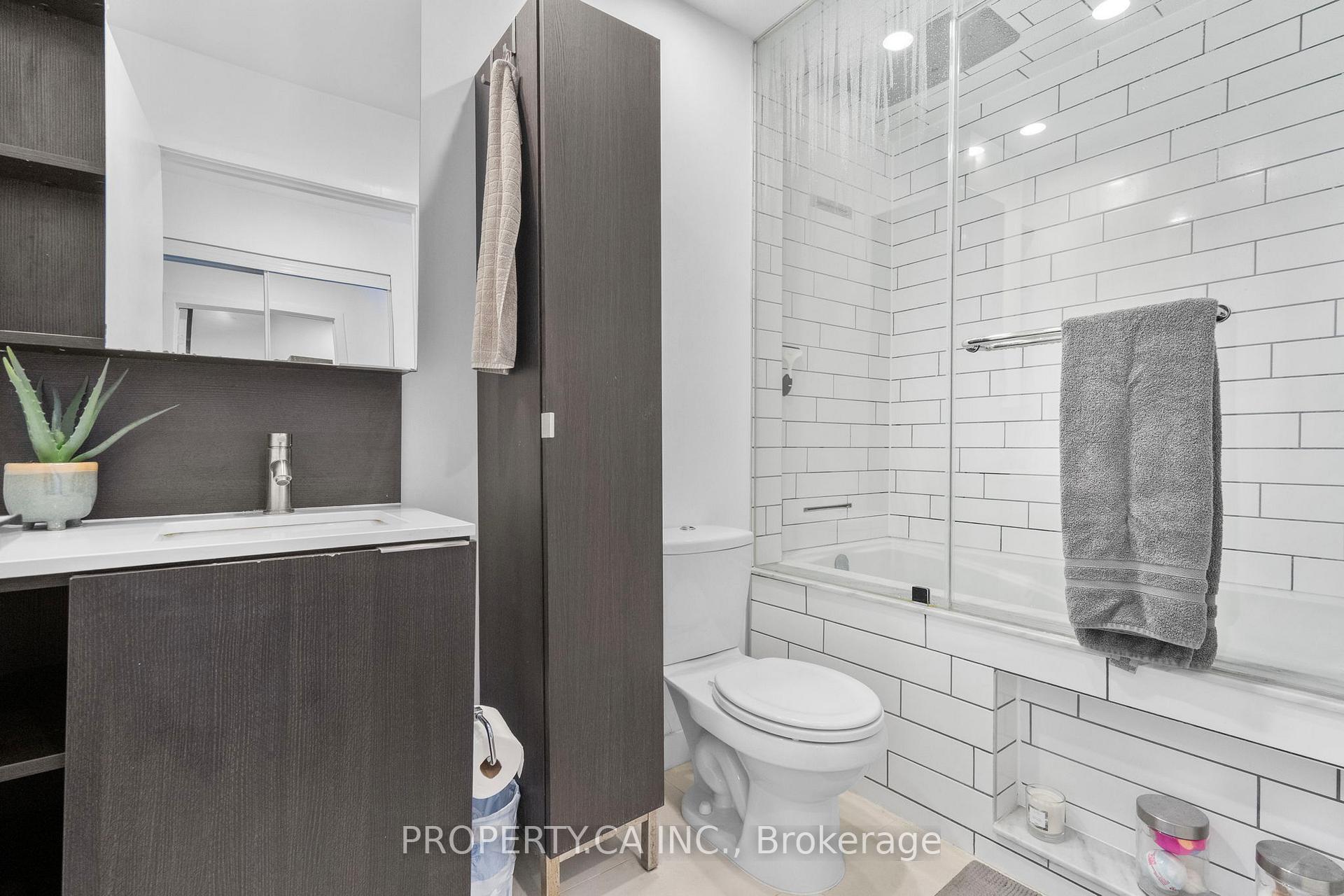 170 Sumach Street 2212, Toronto Unit: 2212