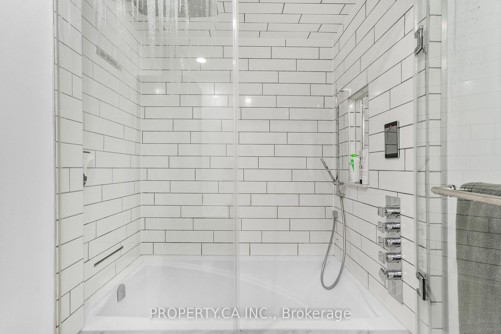 170 Sumach Street 2212, Toronto Unit: 2212