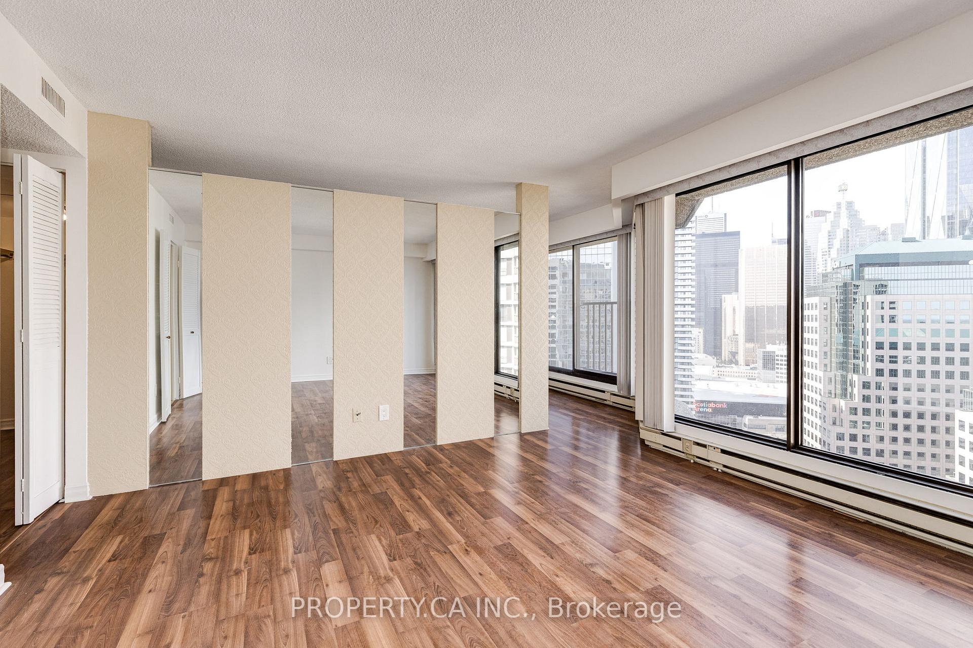 65 Harbour Square 3209, Toronto Unit: 3209