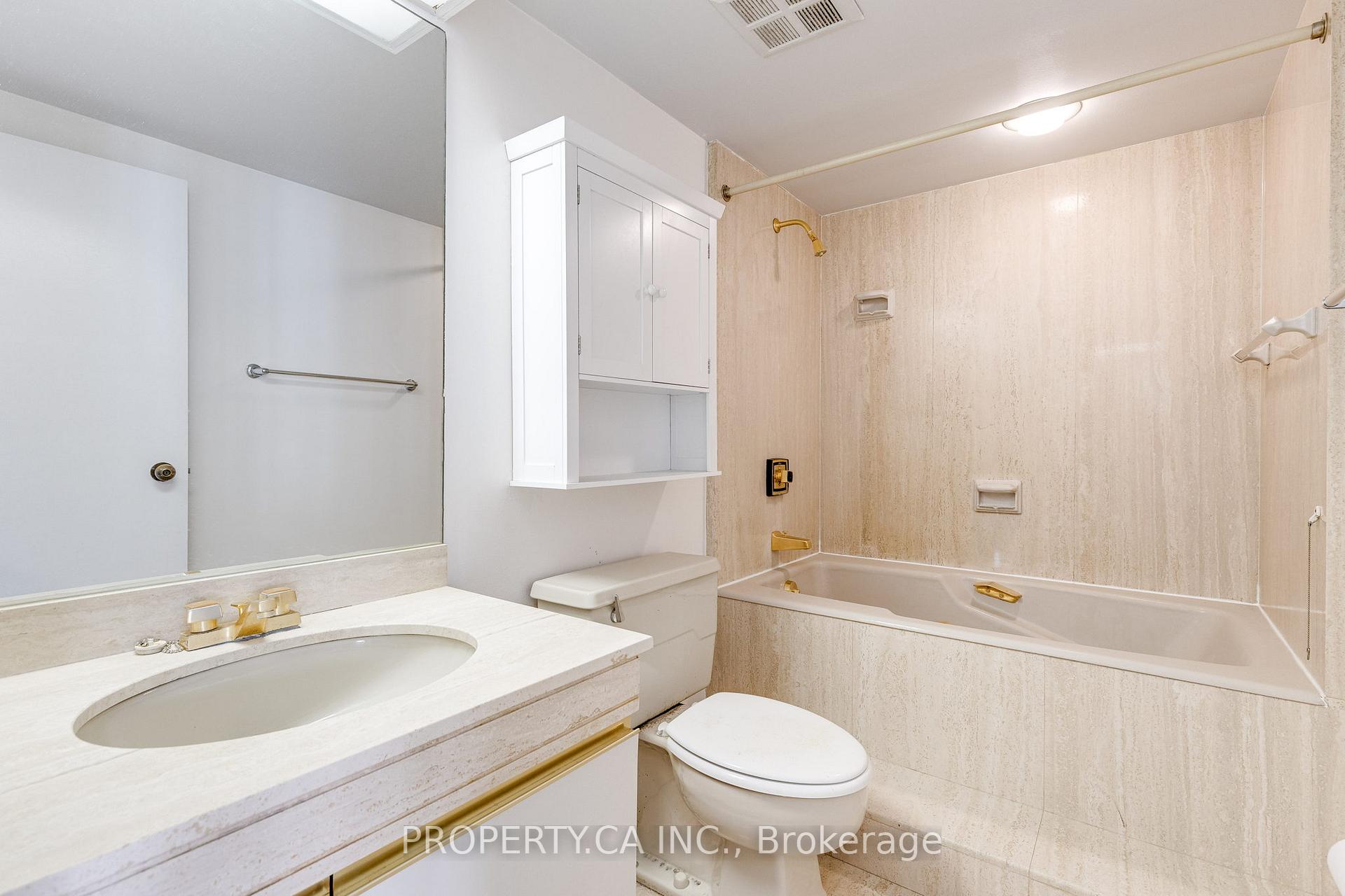65 Harbour Square 3209, Toronto Unit: 3209