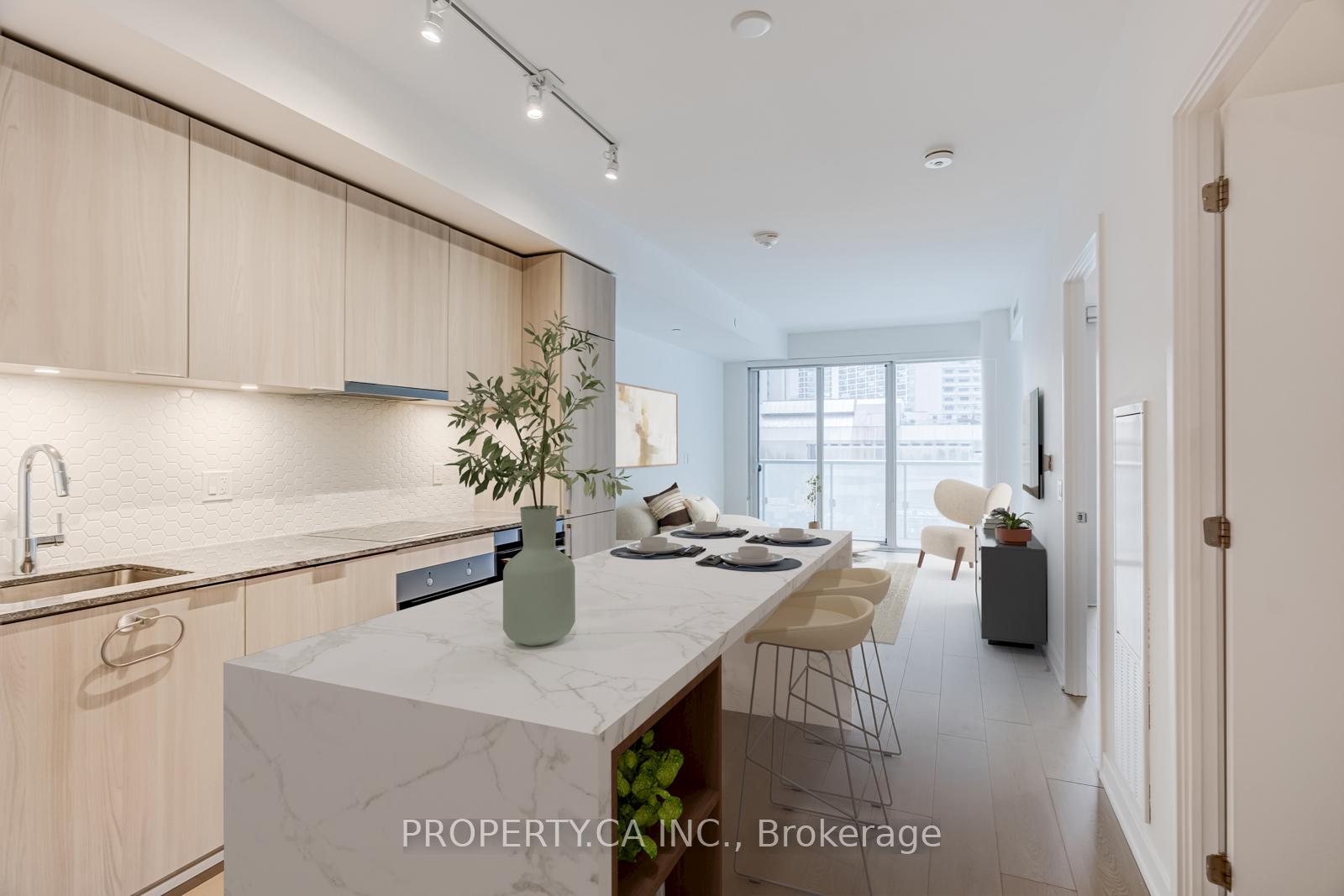 15 Queens Quay E 419, Toronto Unit: 419