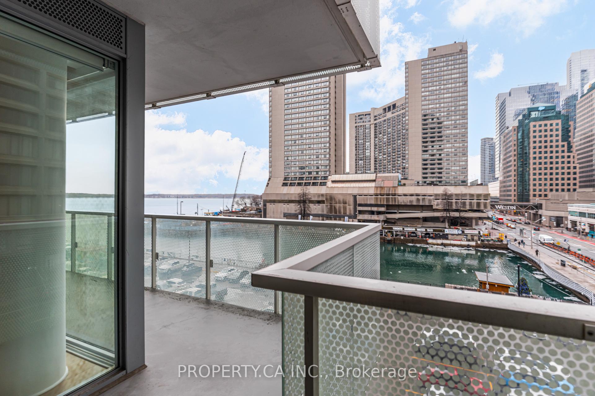 15 Queens Quay E 419, Toronto Unit: 419