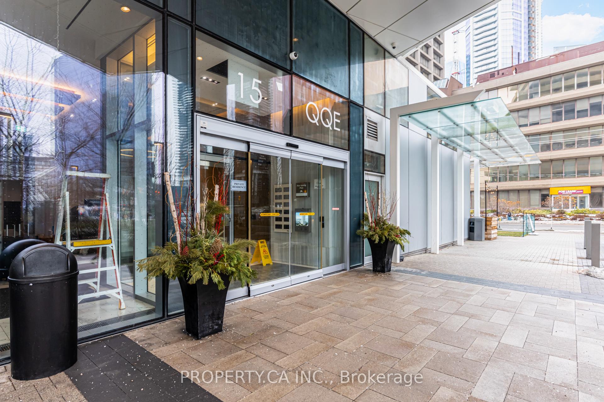 15 Queens Quay E 419, Toronto Unit: 419