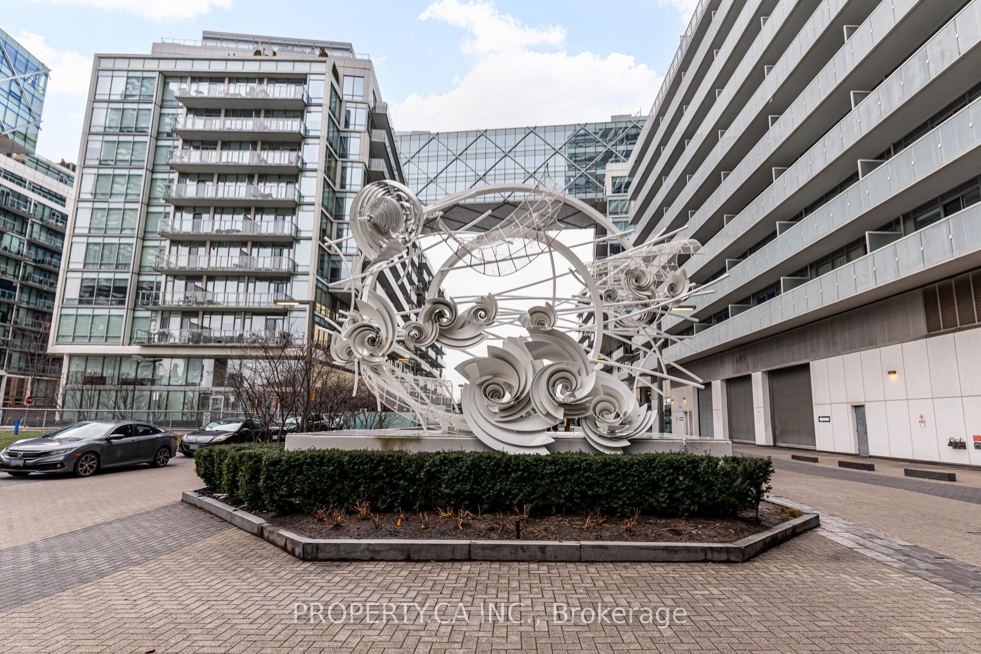 15 Queens Quay E 419, Toronto Unit: 419