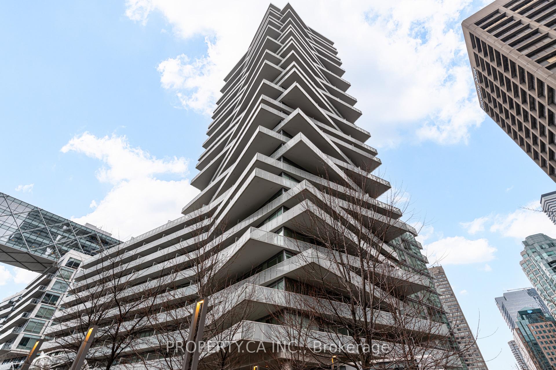 15 Queens Quay E 419, Toronto Unit: 419
