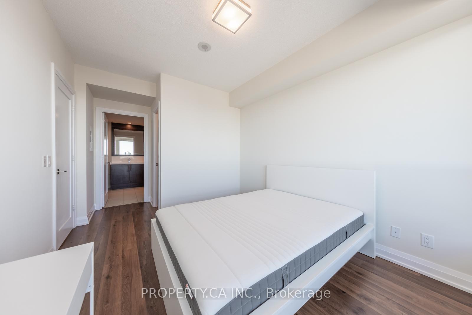 5 Sheppard Avenue E 3422, Toronto Unit: 3422