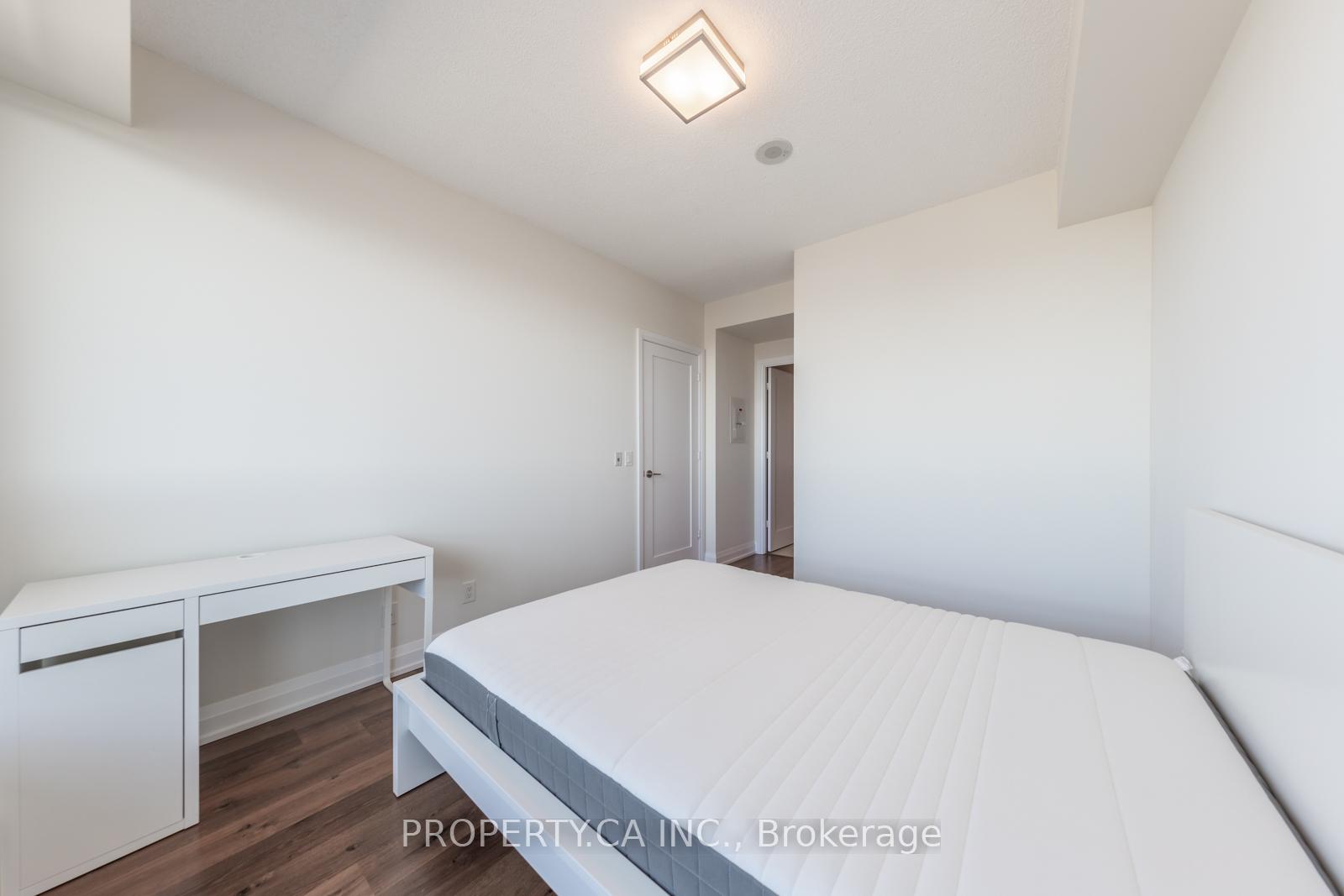 5 Sheppard Avenue E 3422, Toronto Unit: 3422