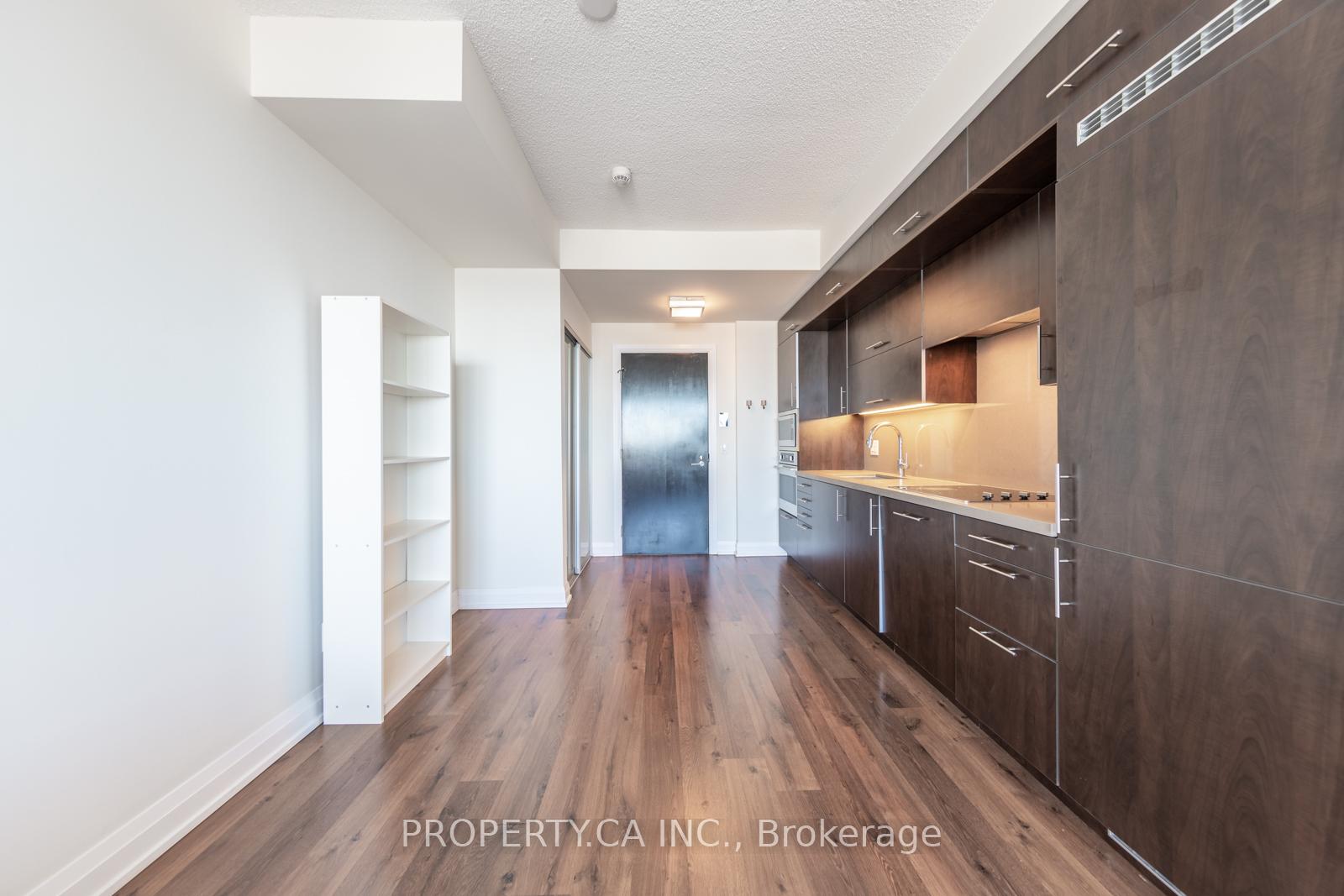 5 Sheppard Avenue E 3422, Toronto Unit: 3422