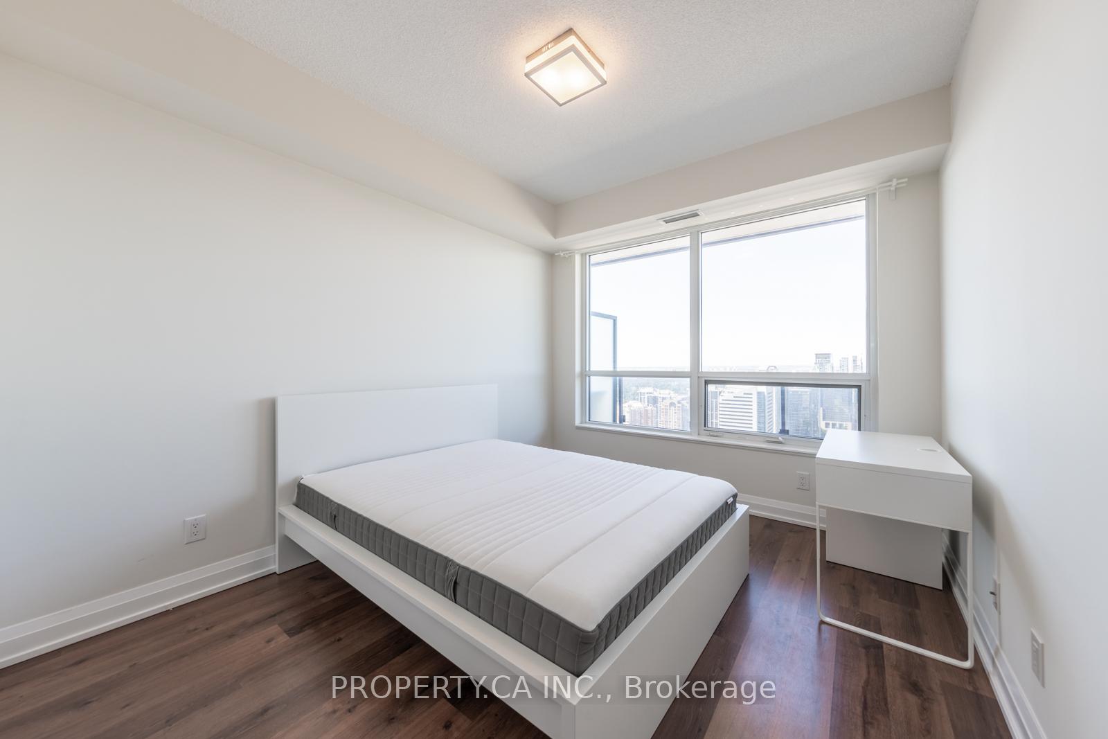 5 Sheppard Avenue E 3422, Toronto Unit: 3422